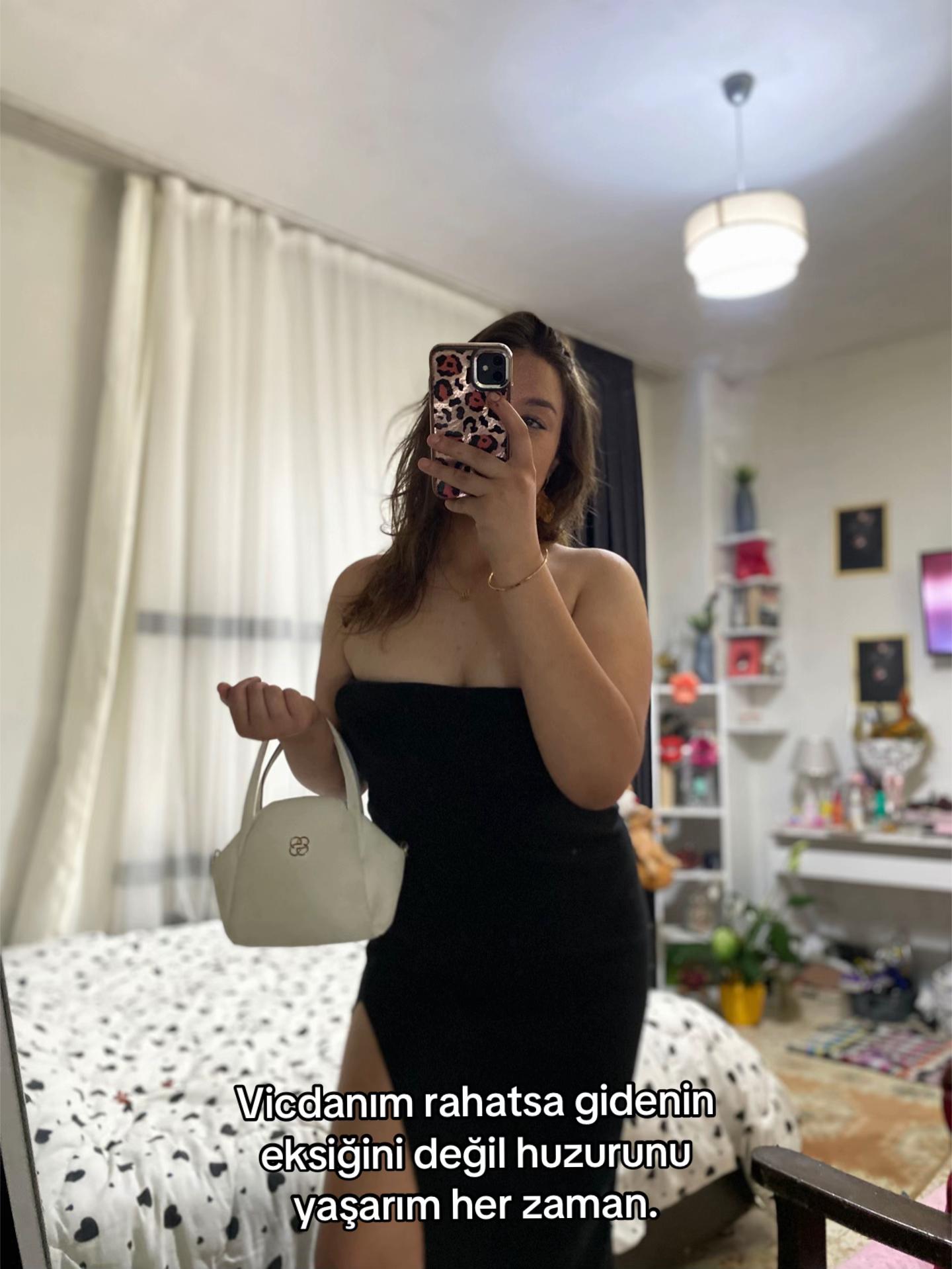 @𝐞𝐲