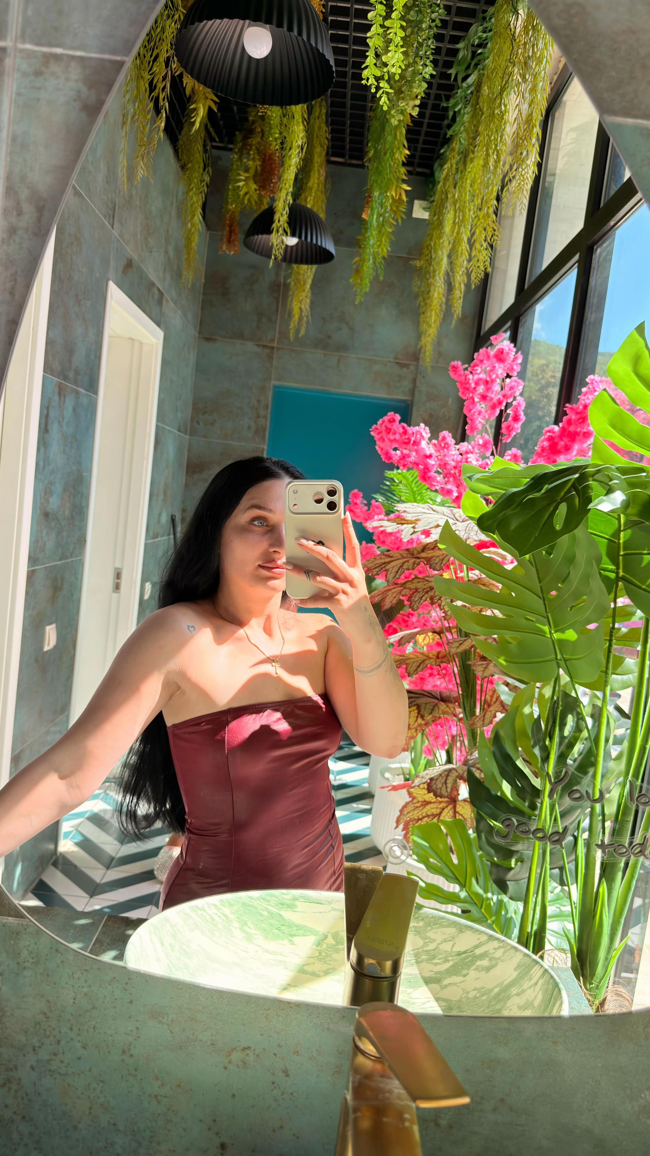 @mariamo_