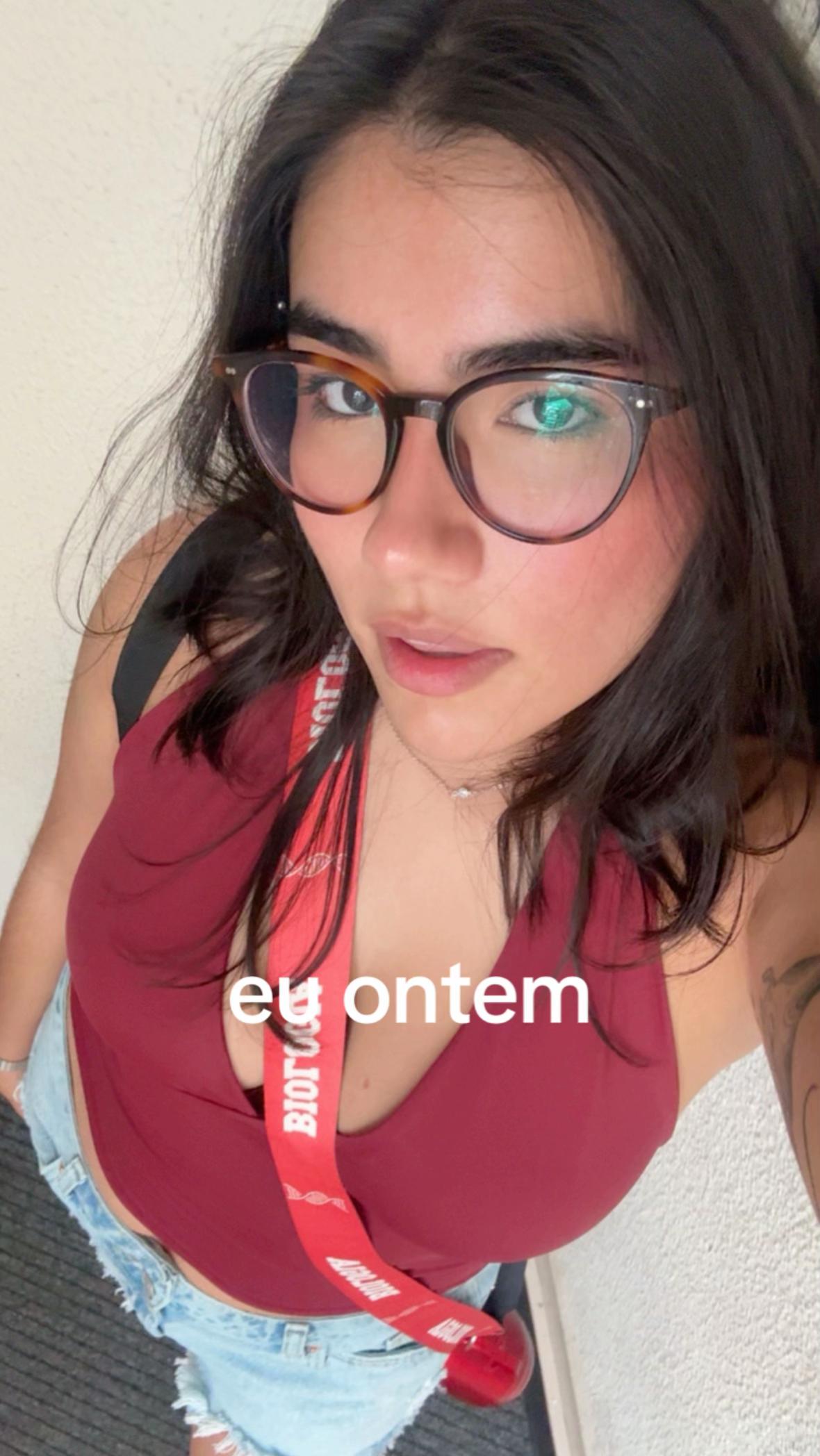 @L&iacute;via