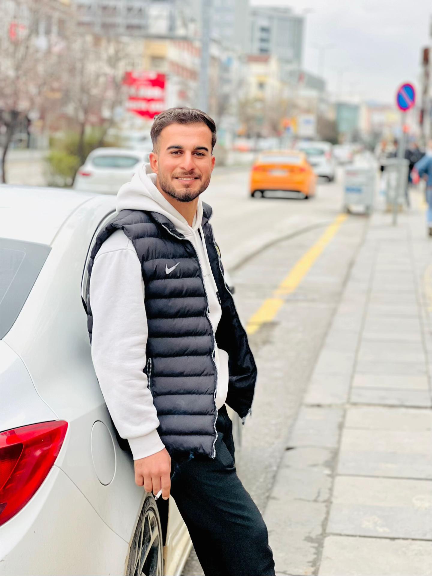 @İ F