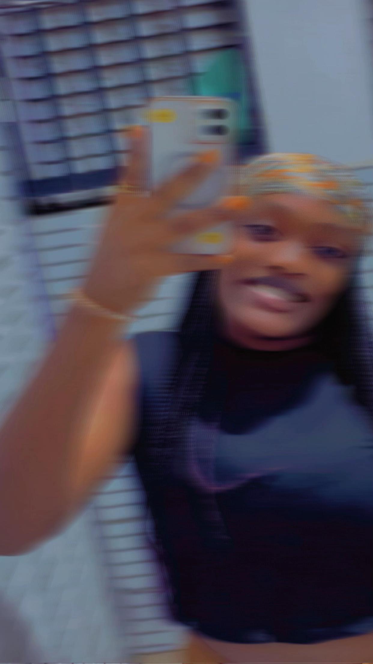 @꧁༺𝓖𝓾𝓻𝓵_𝓥𝓮𝓮𝓱༻꧂