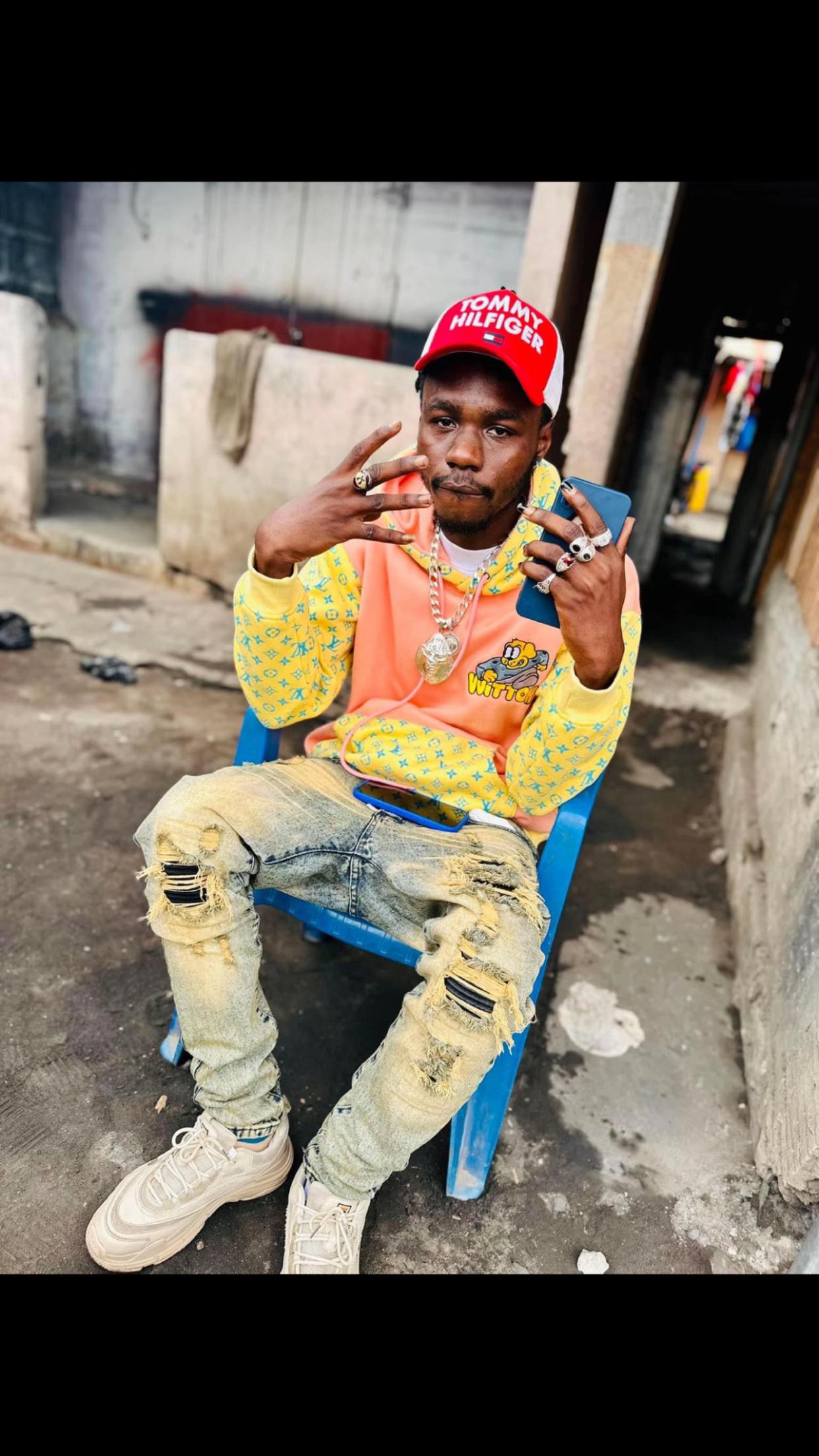 @BAAMUJI CEO 🤴🎭❤️