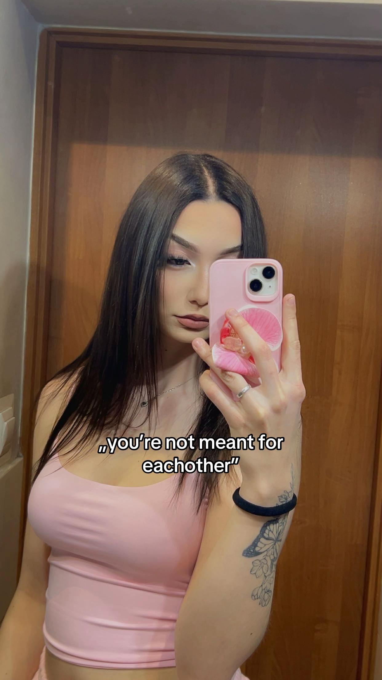 @ꨄ
