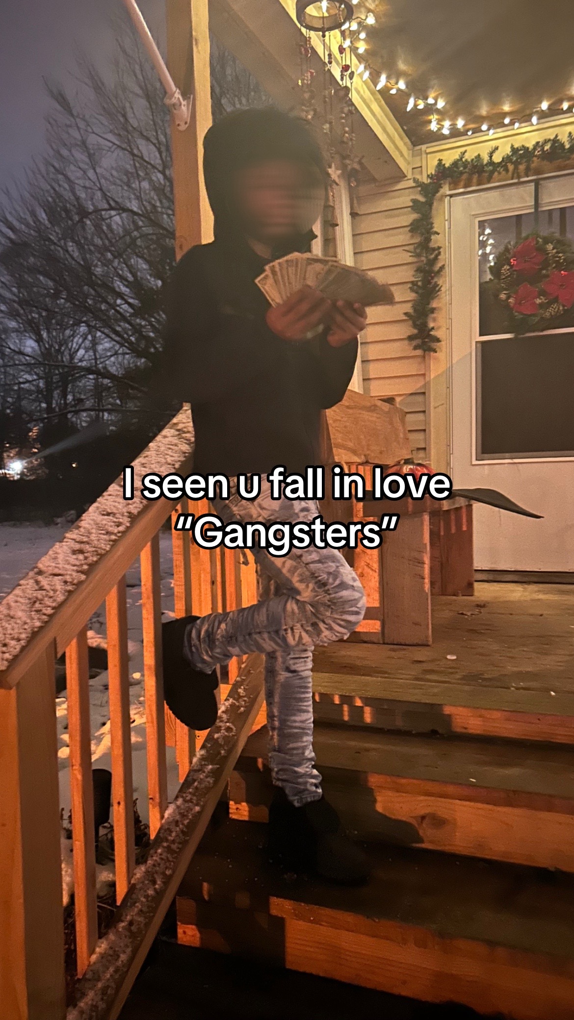 @⃟