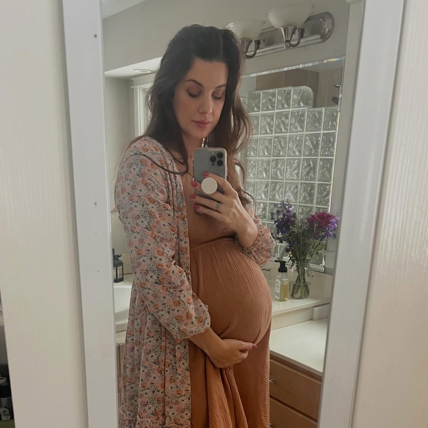 @Tabitha Kelley | Twin Mom of 8
