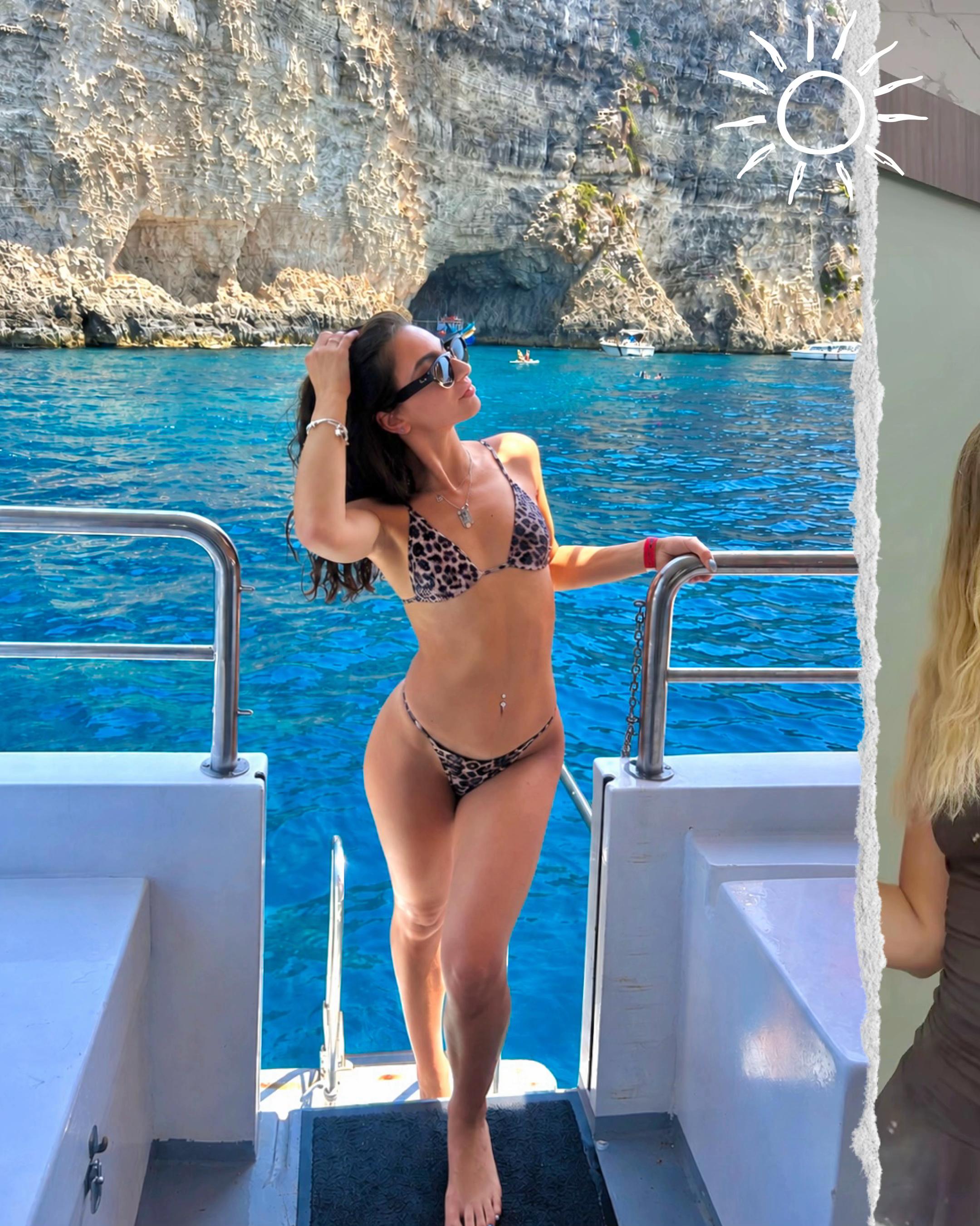 @Adelepzz