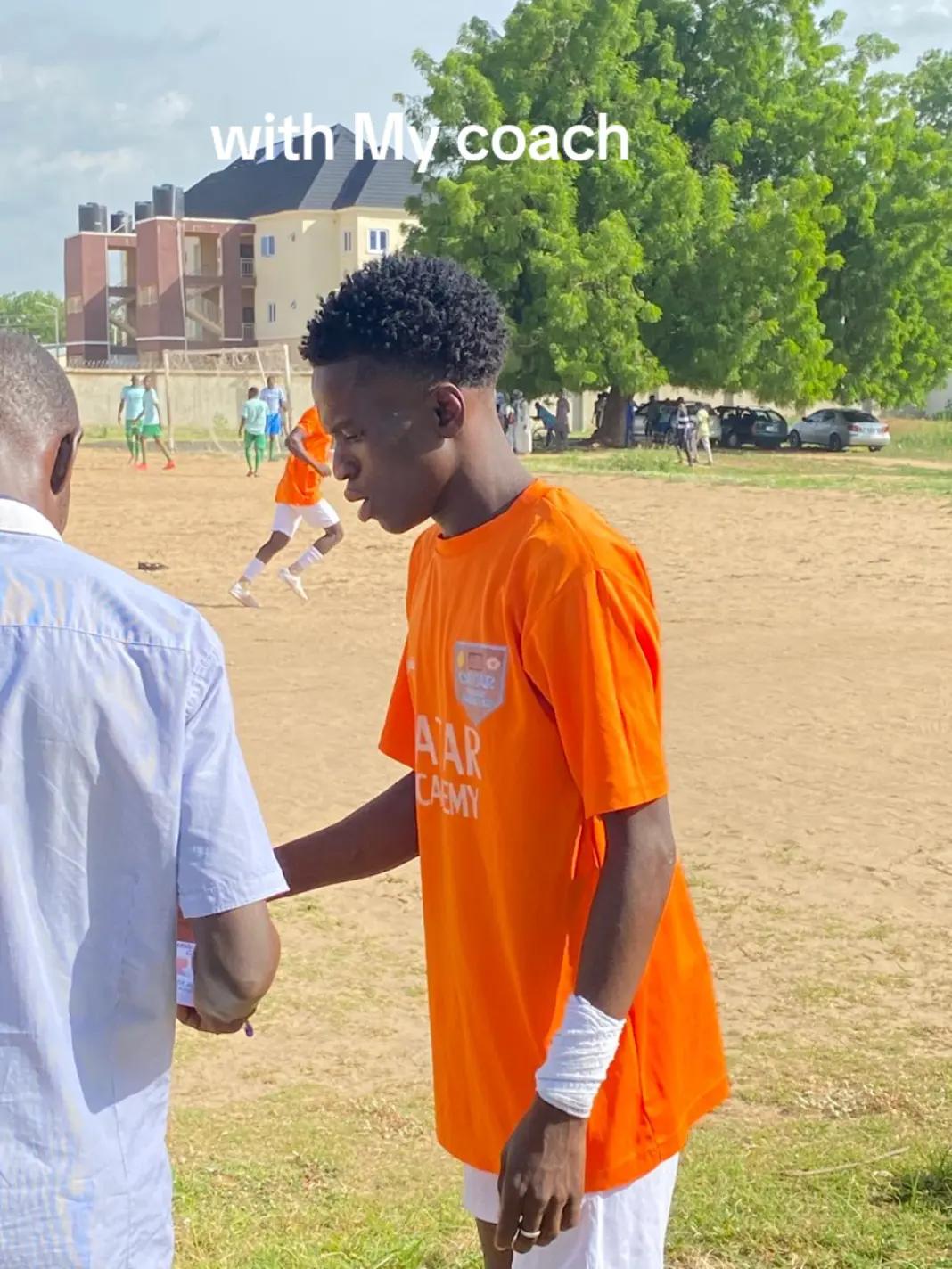 @itz bolomson footballer