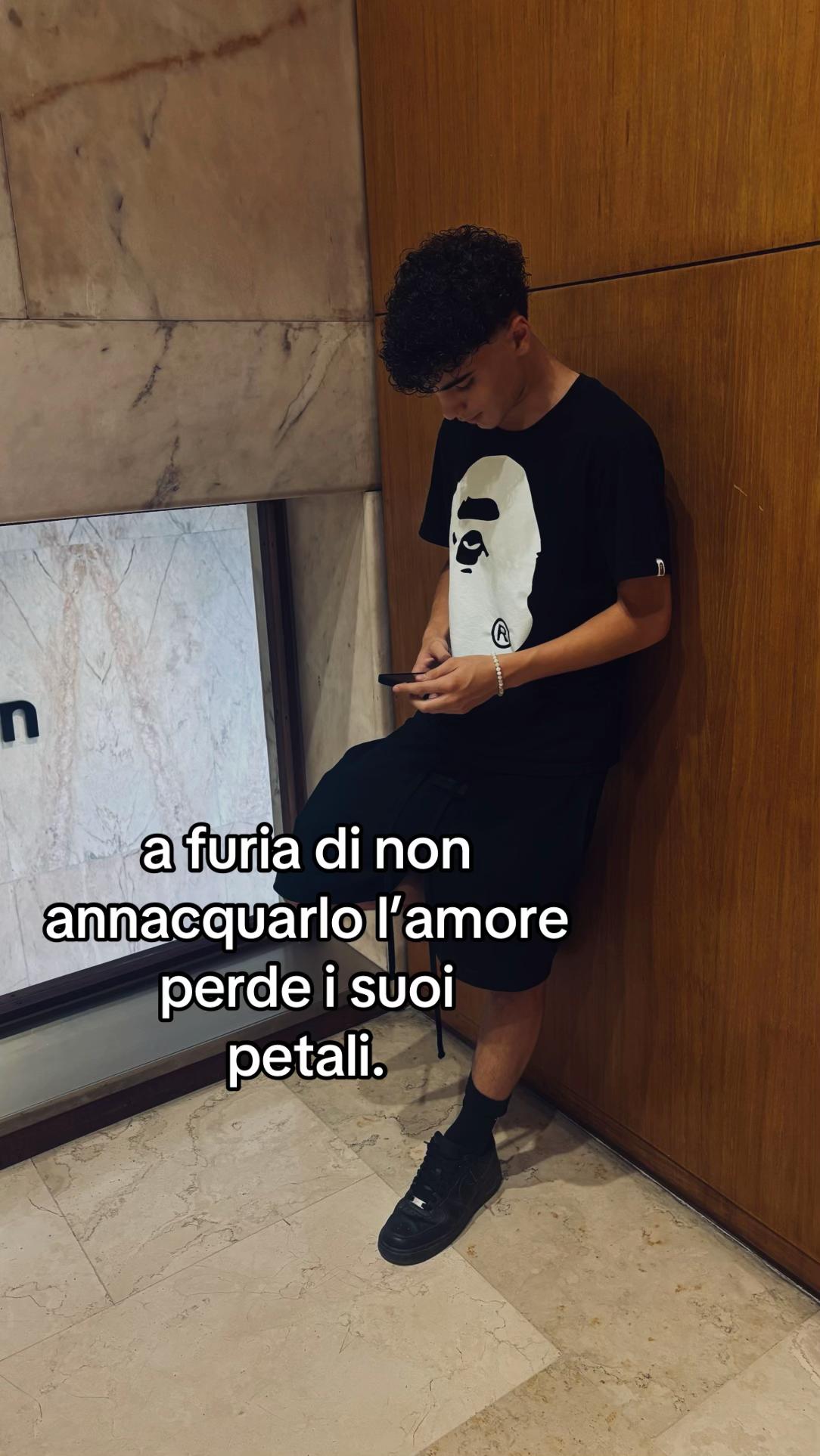 @𖣂
