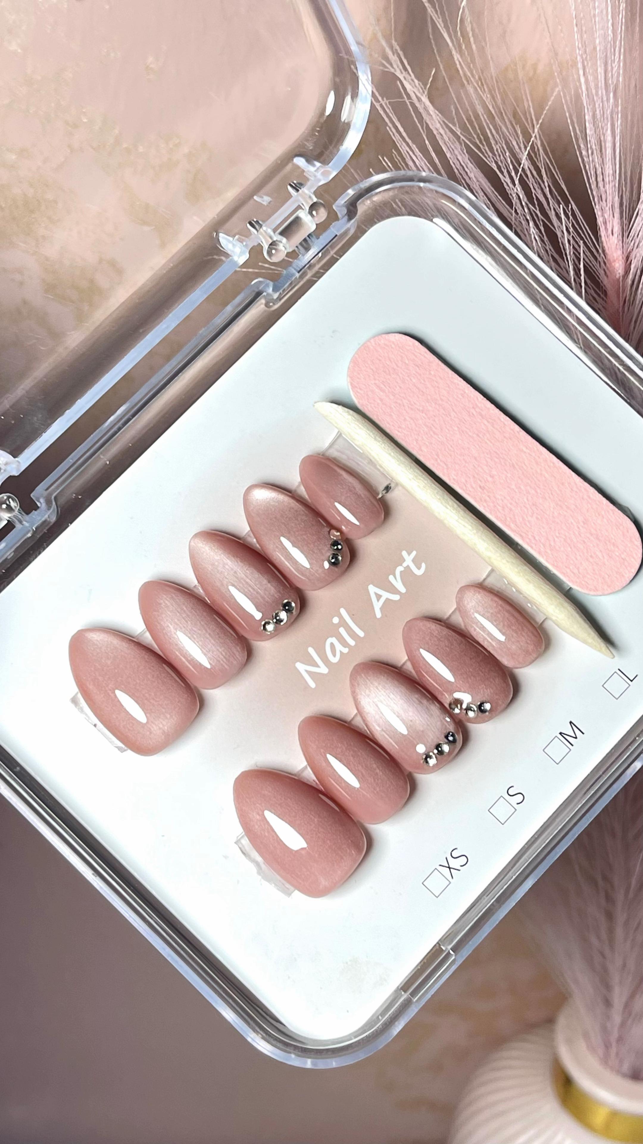 @nails_by_Nana
