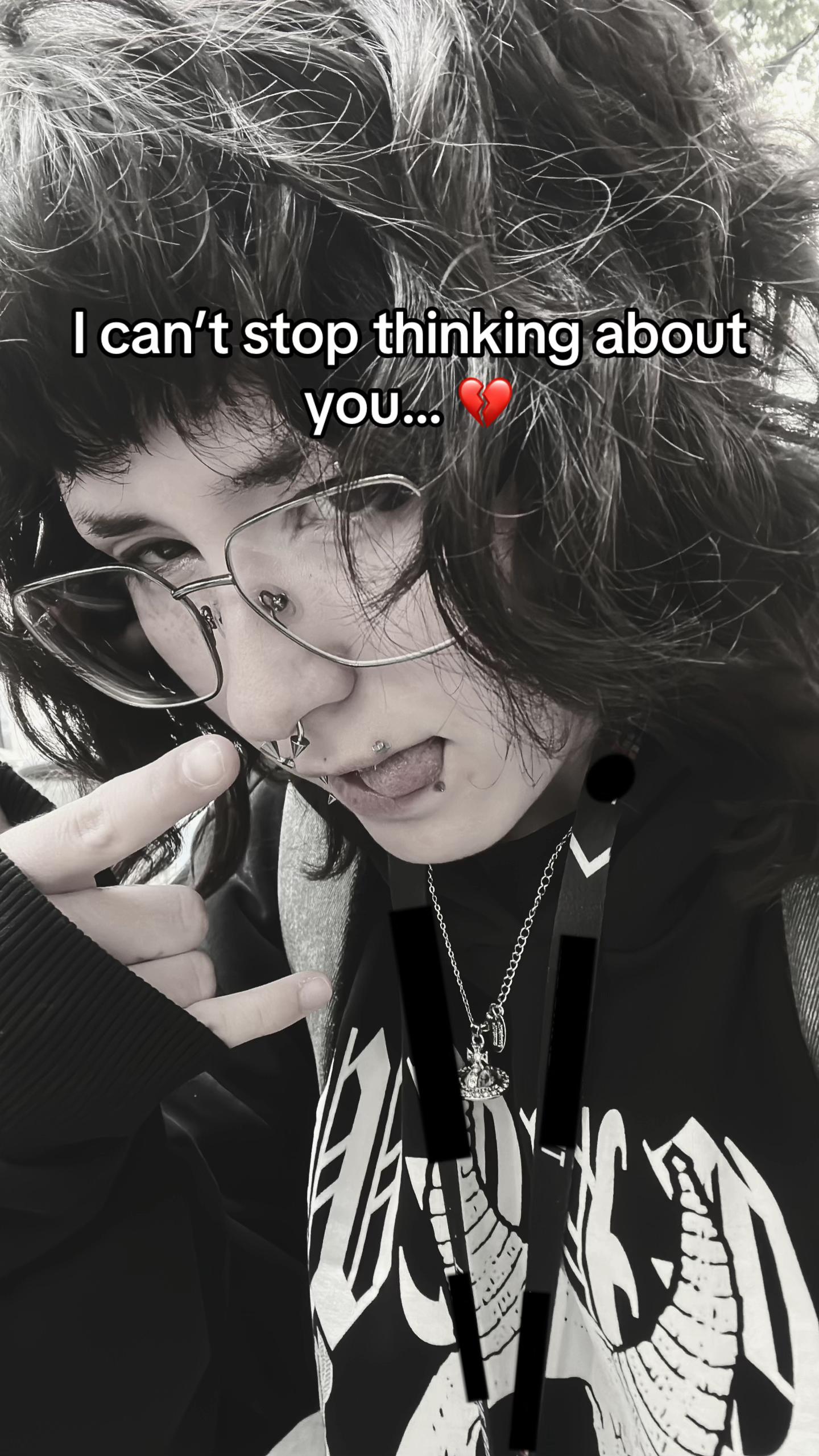 @𑣲⋆[ˈl&aelig;nd.maɪn]⪩ ⪨ ꠹