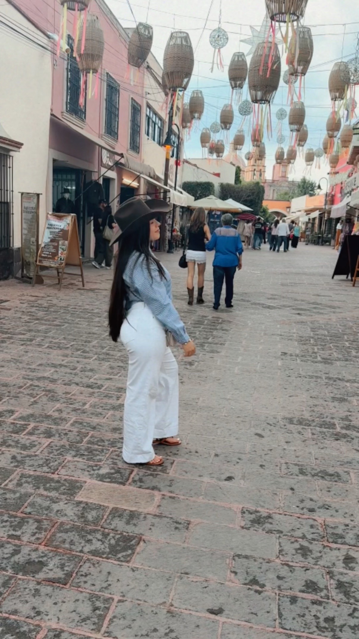 @andrea ⋆⭒˚.⋆