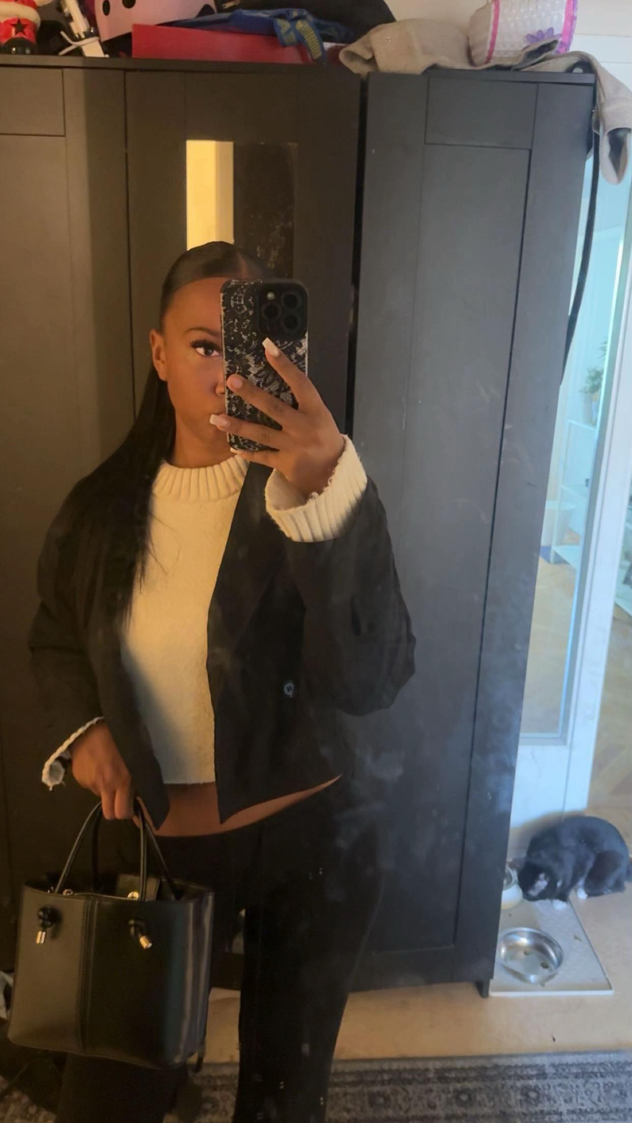 @🖤