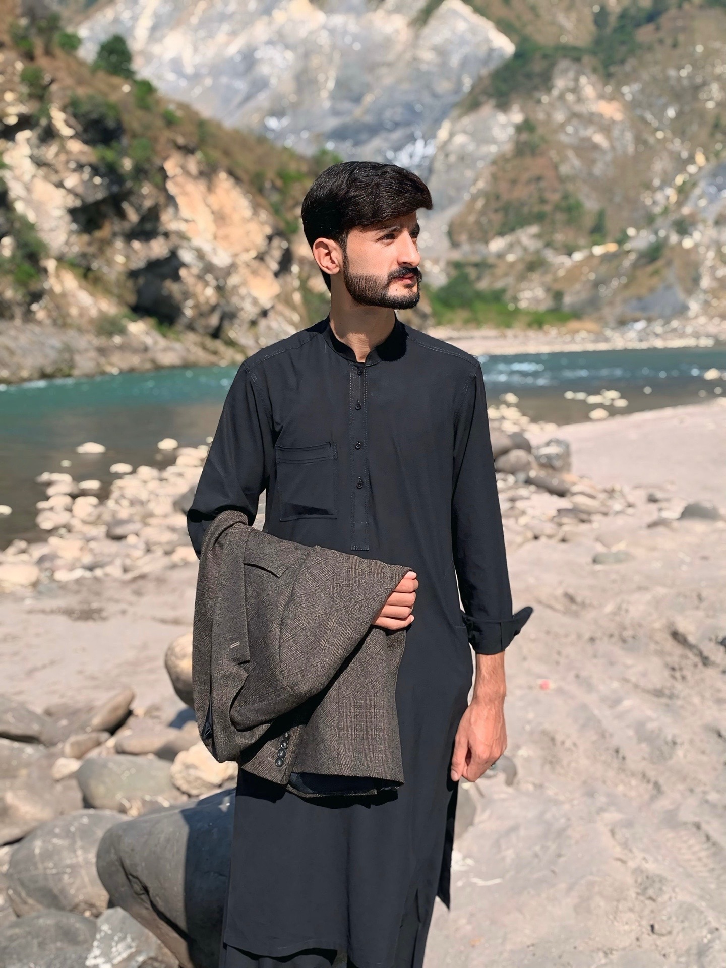 @Usama khawaja ♥️✌️