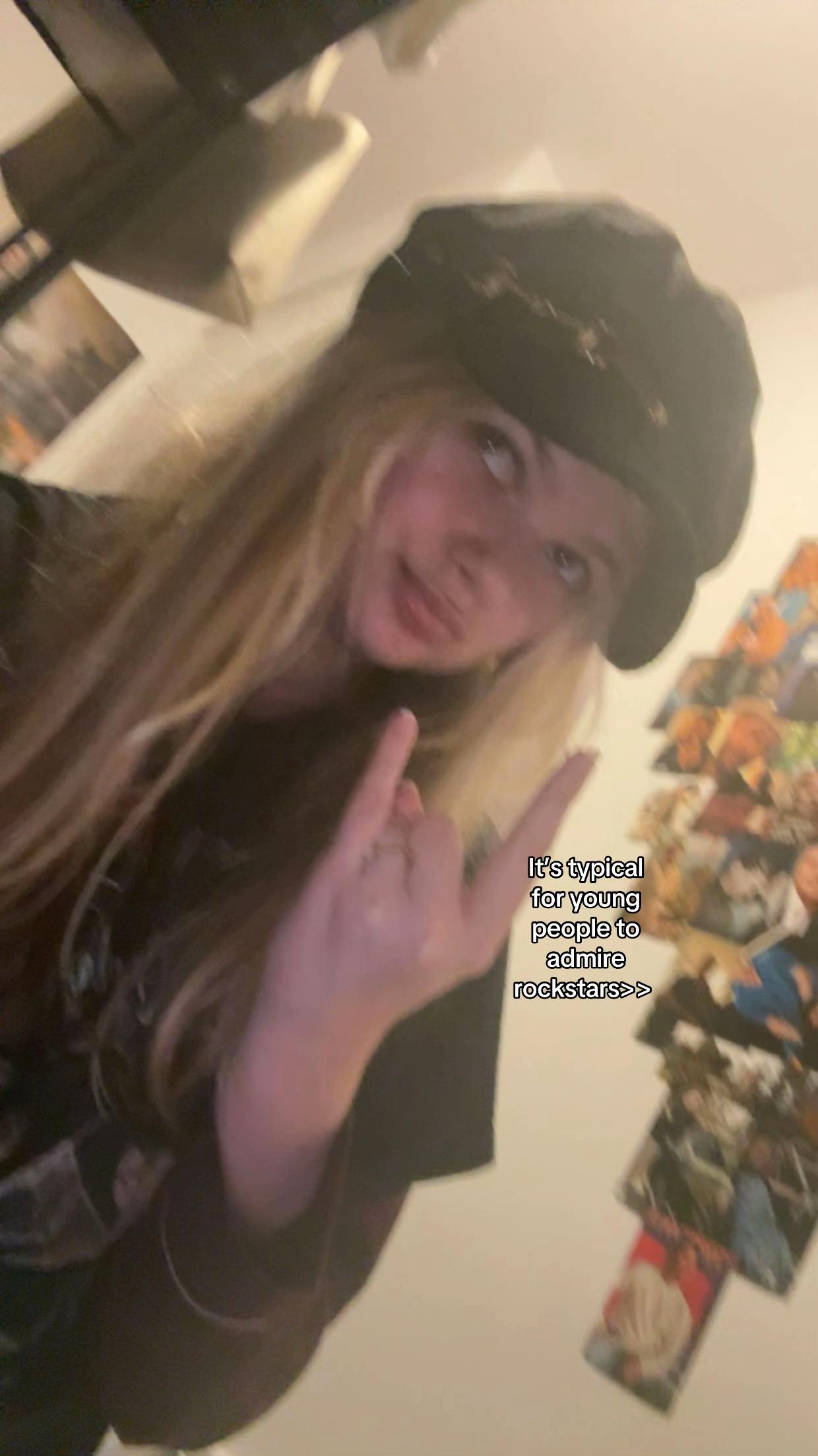 @𝕷𝖚