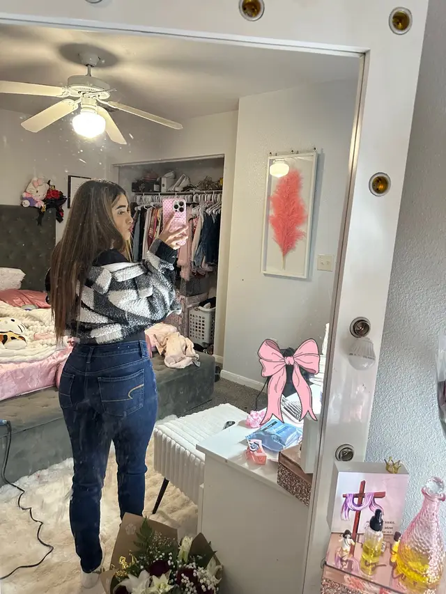 @Angelina🎀