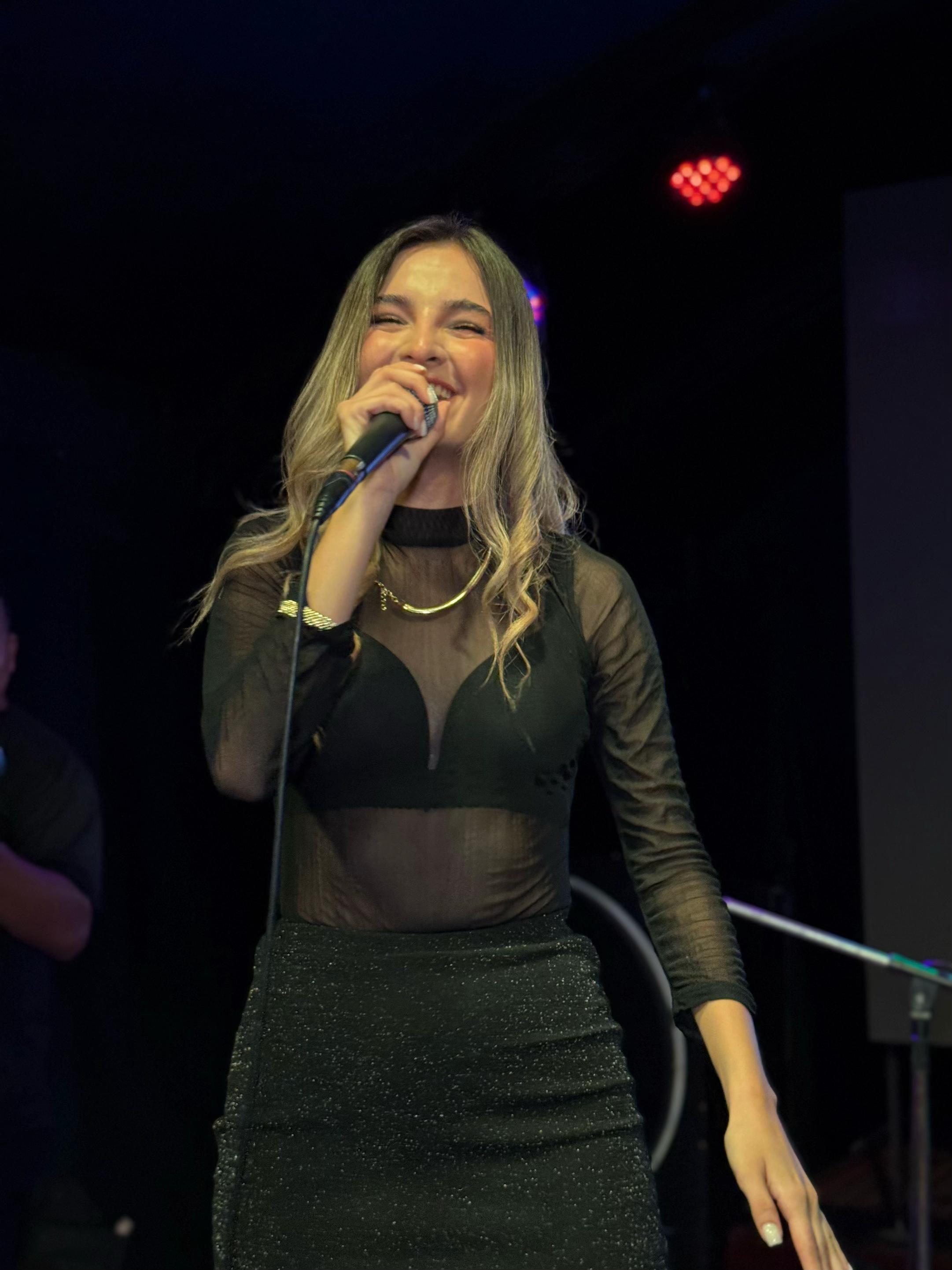 @Niki Unda🎤