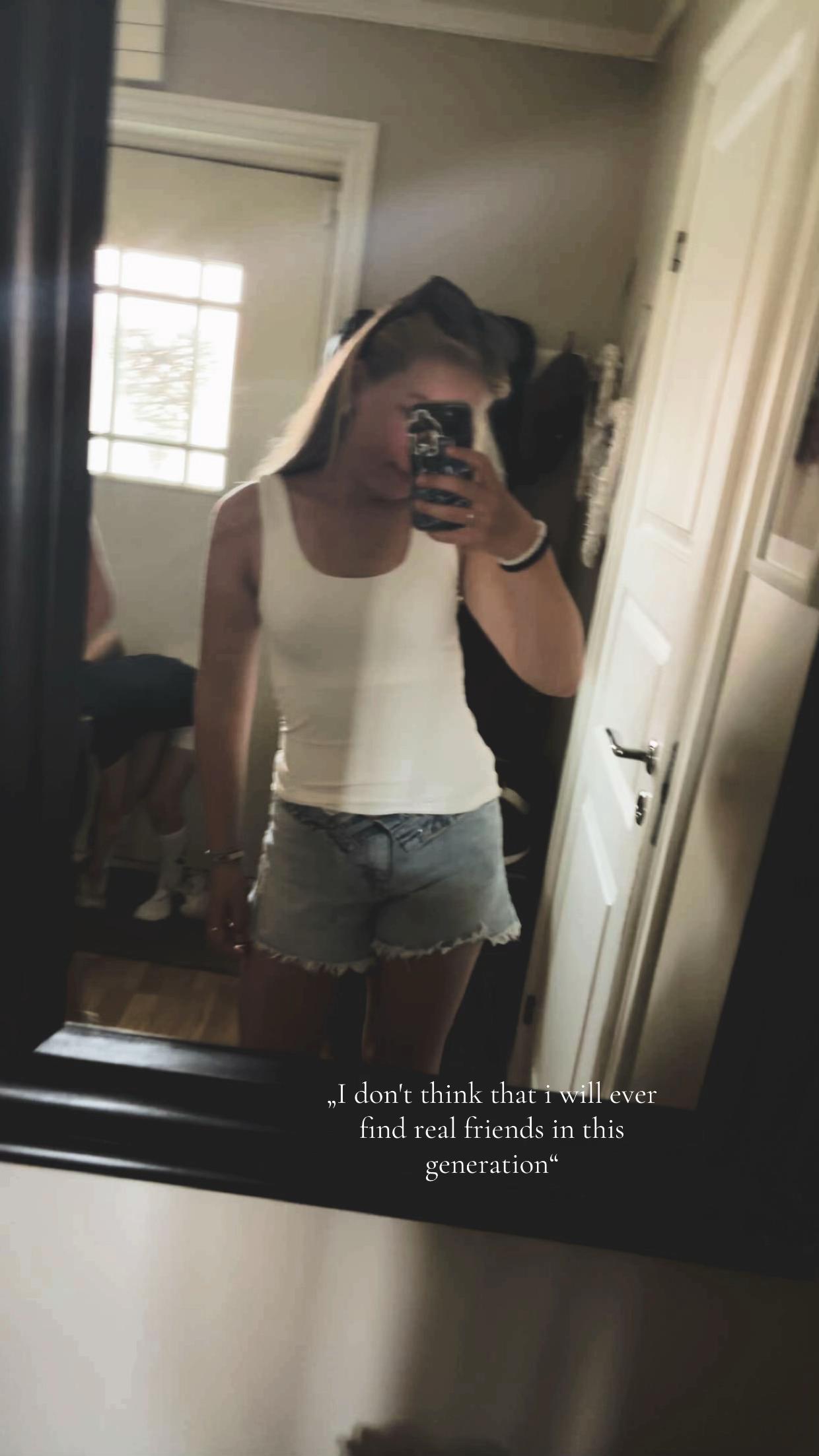 @𝓔𝓶𝓲𝓵𝓲𝓮🦢🤍