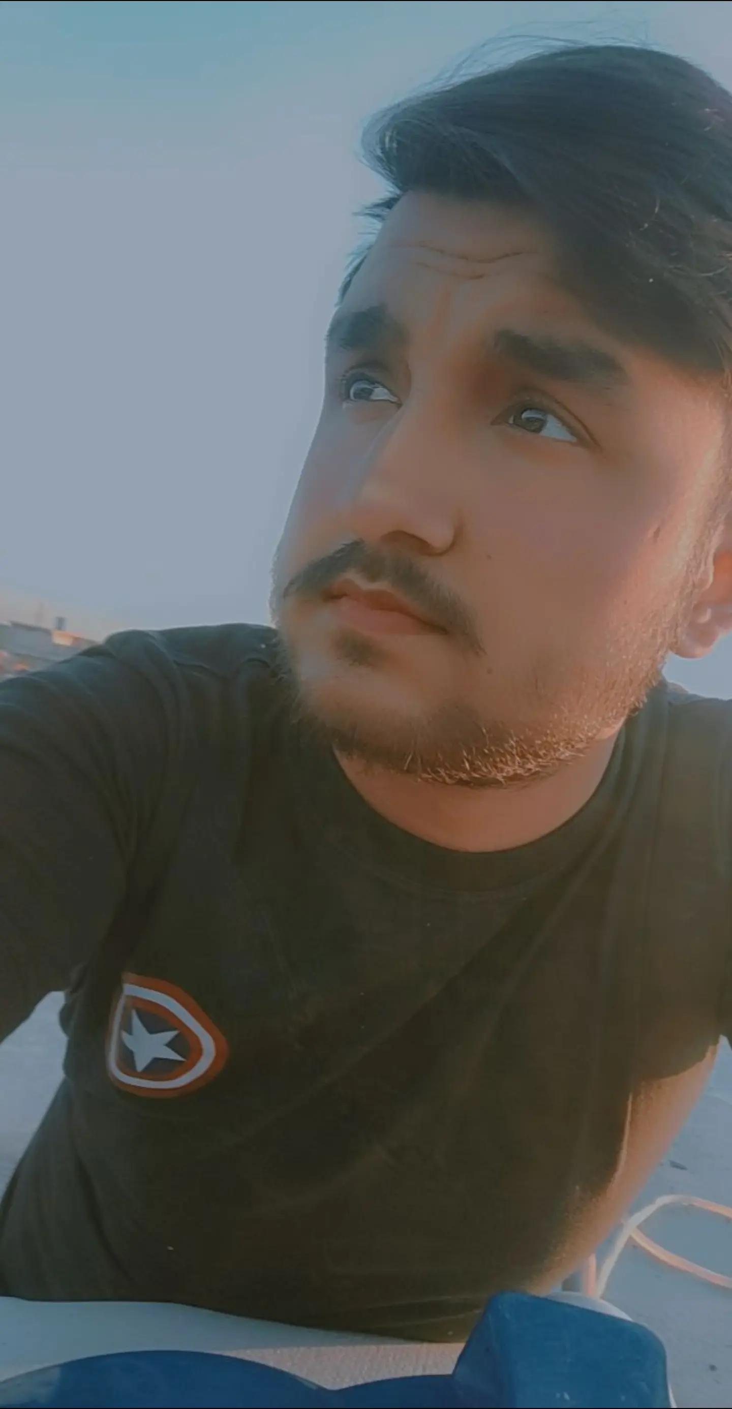 @𝑫𝒂𝒏𝒊𝒊 𝑩𝒉𝒂𝒊(pan_wala)