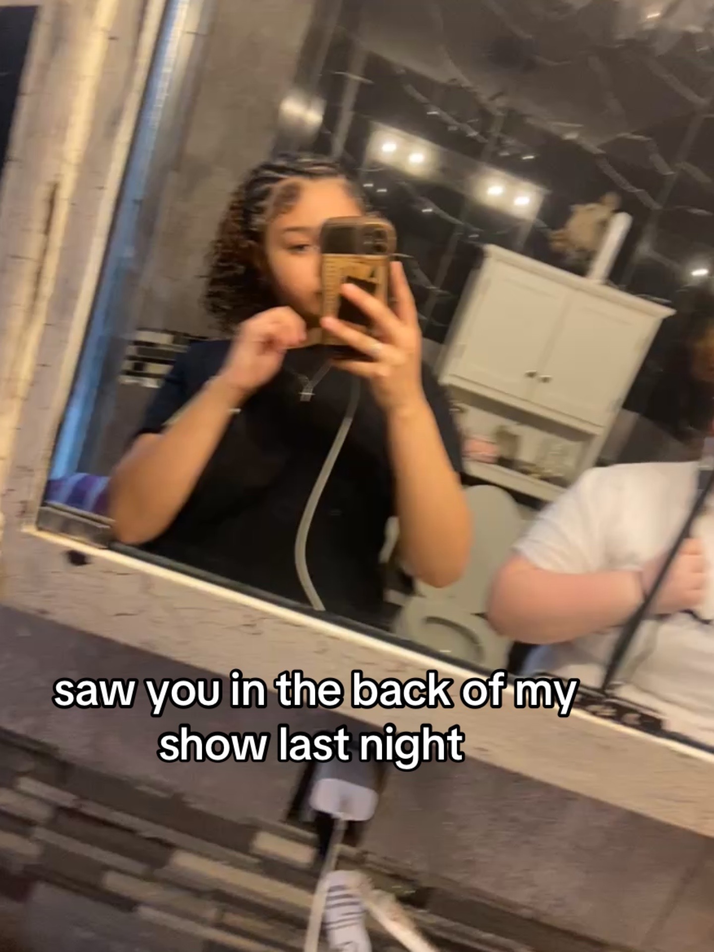@azzy_..03