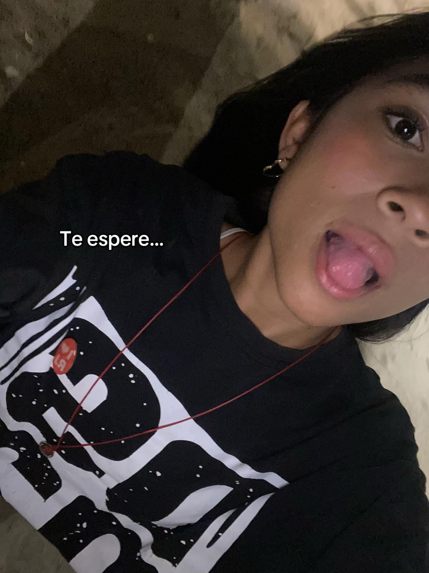 @🦦