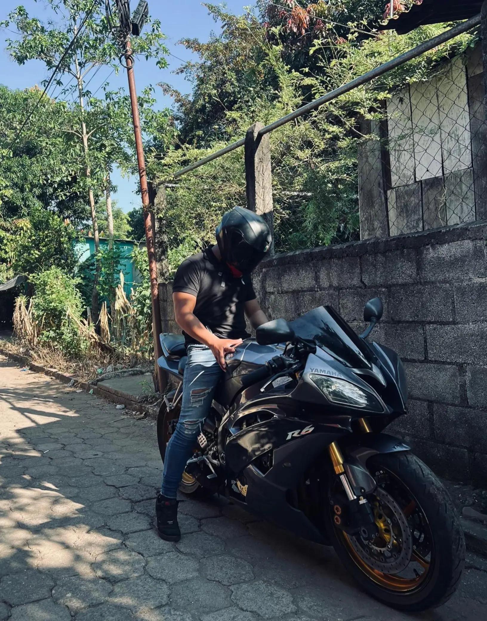 @De Le&oacute;n R6