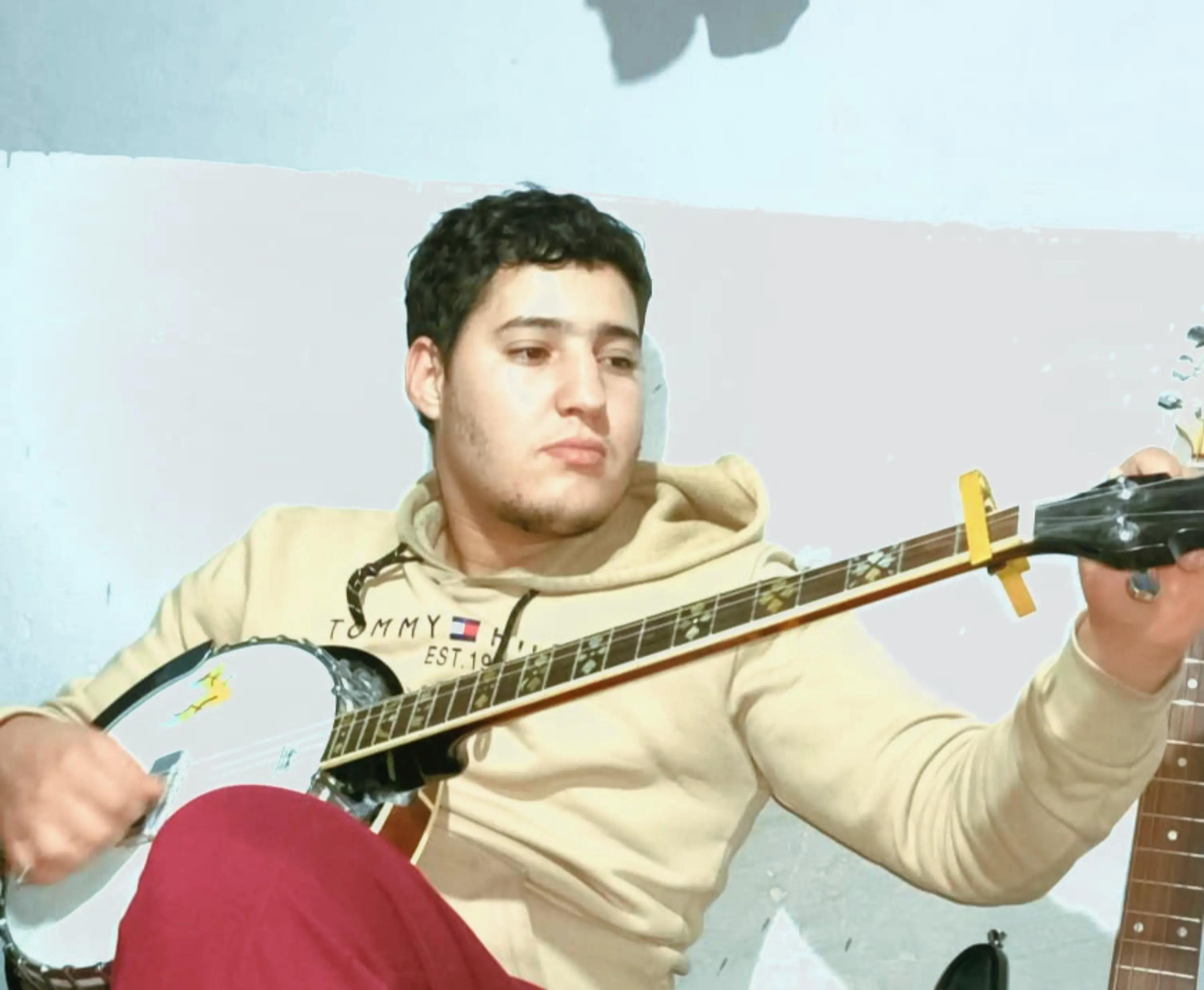 @بن يدر گيطاريست🎸