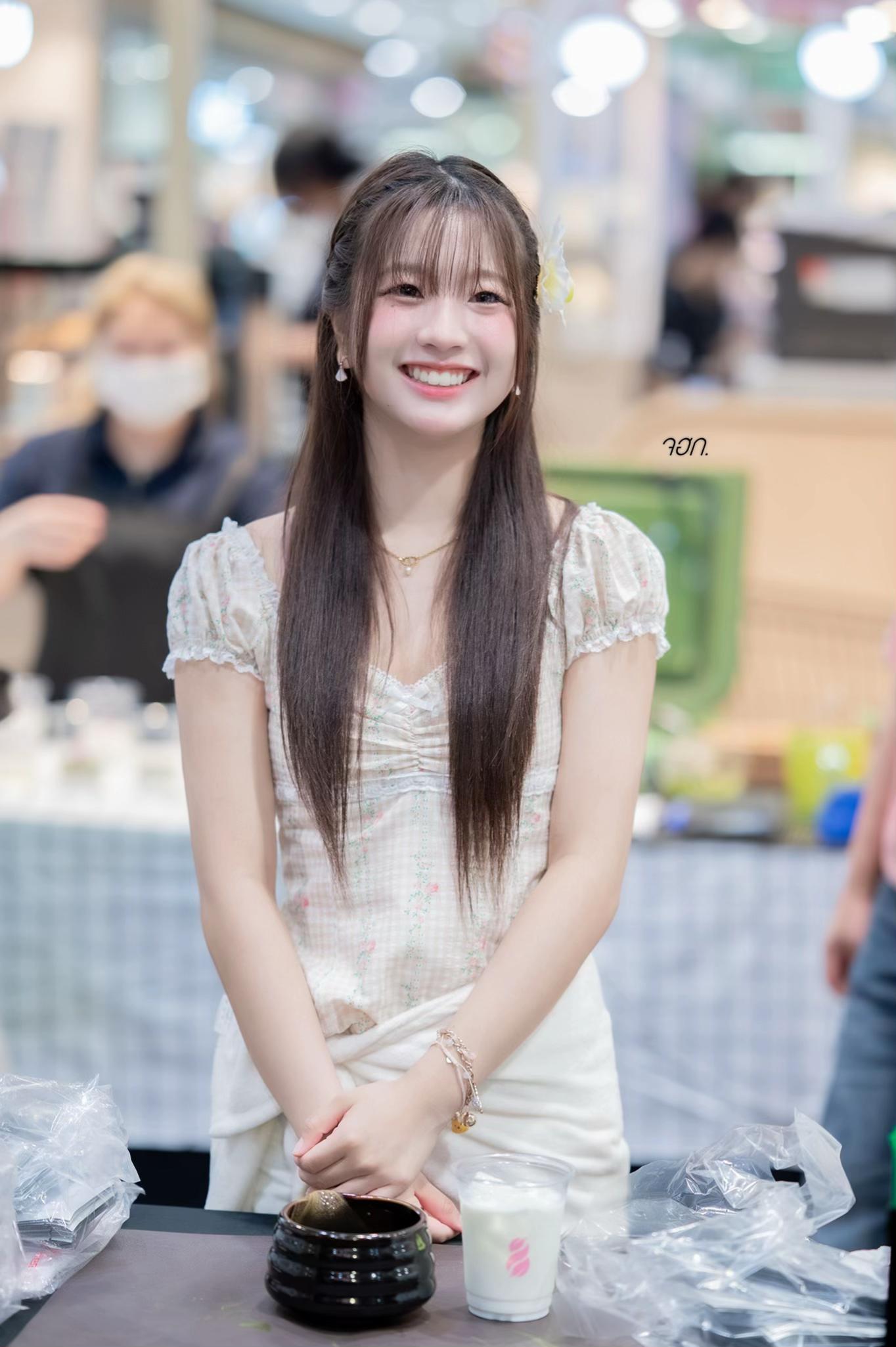 @จฮก