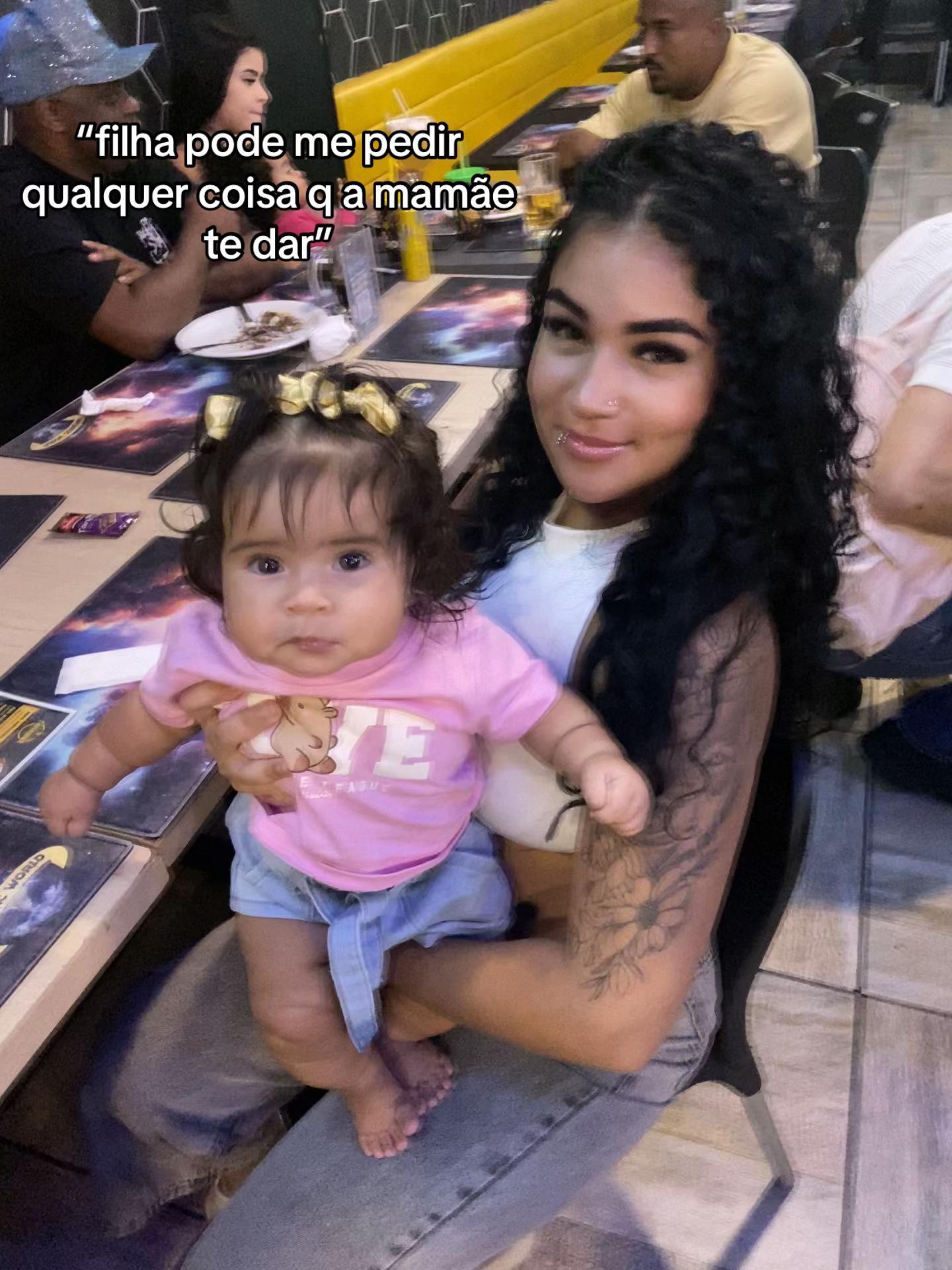 @Aninha_07