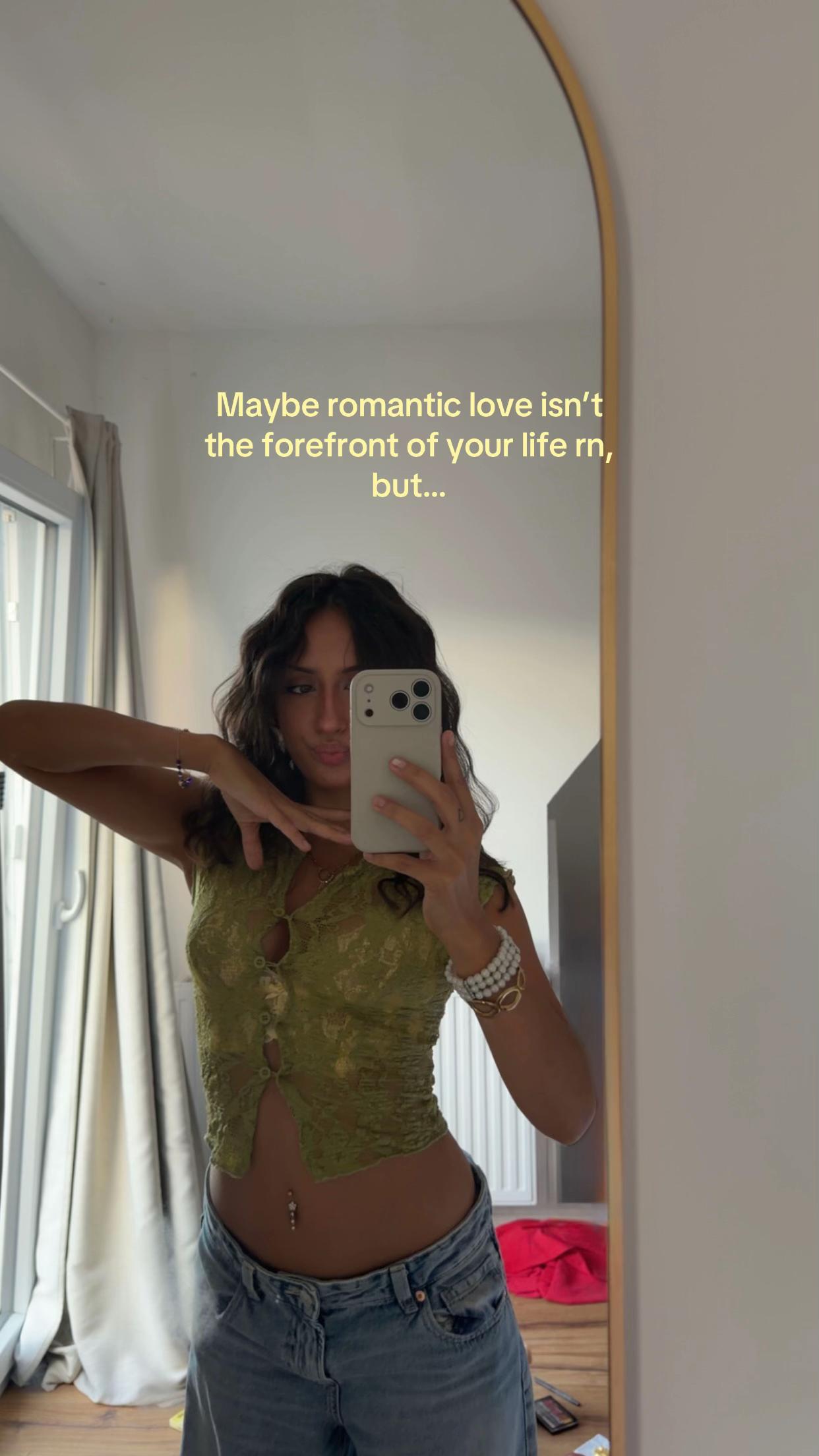 @Bella