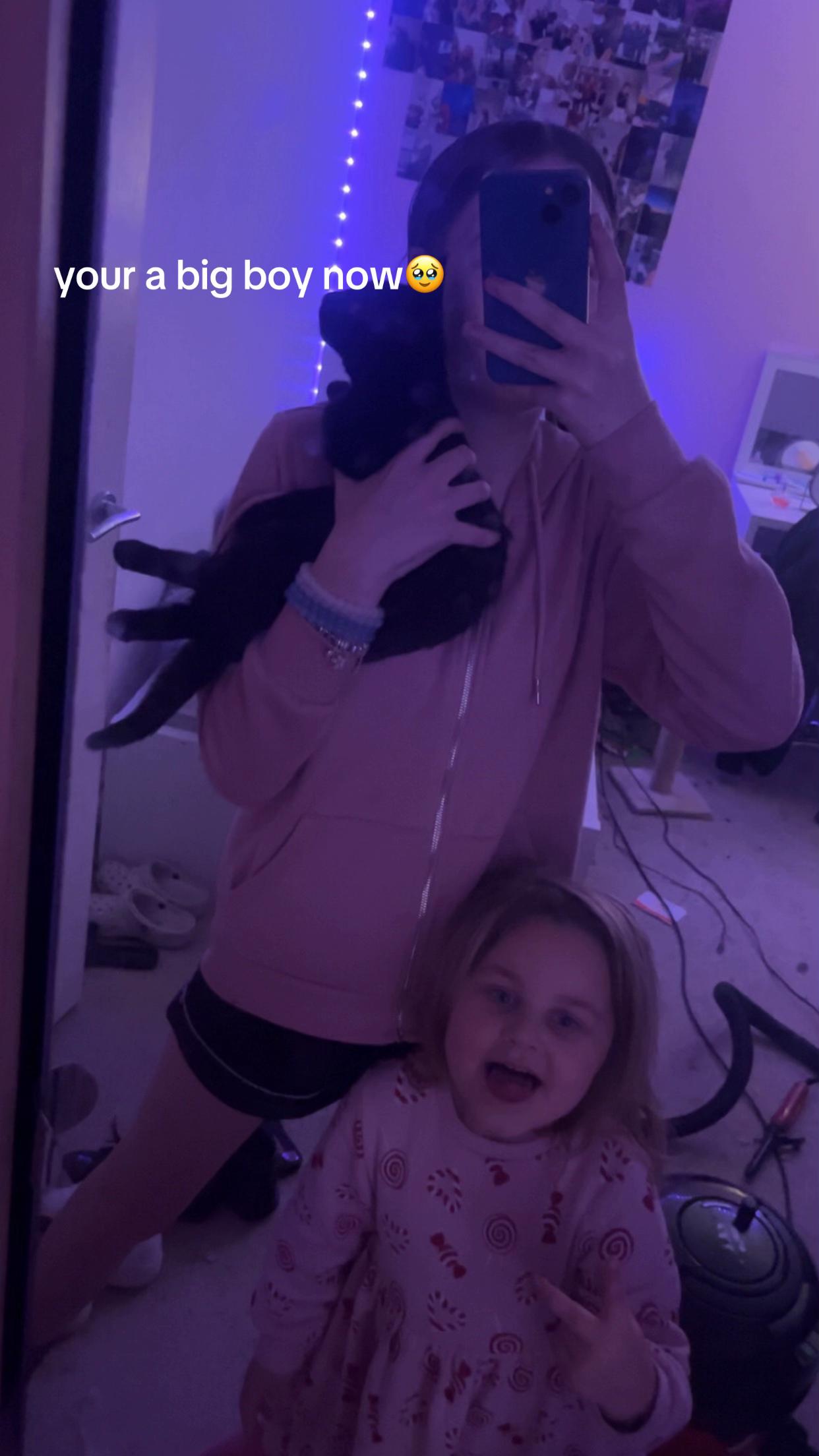 @👤