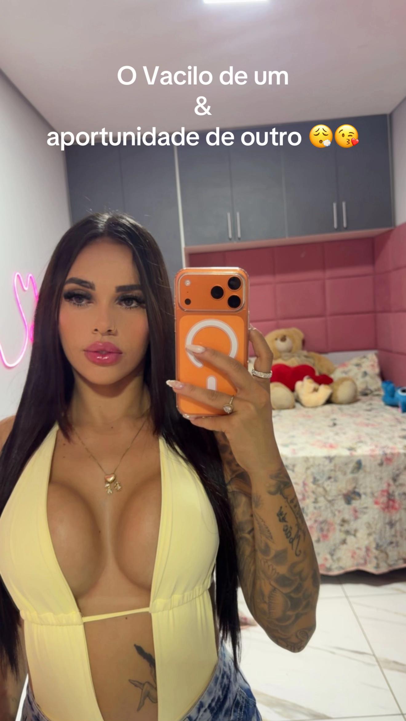 @j__ariaane