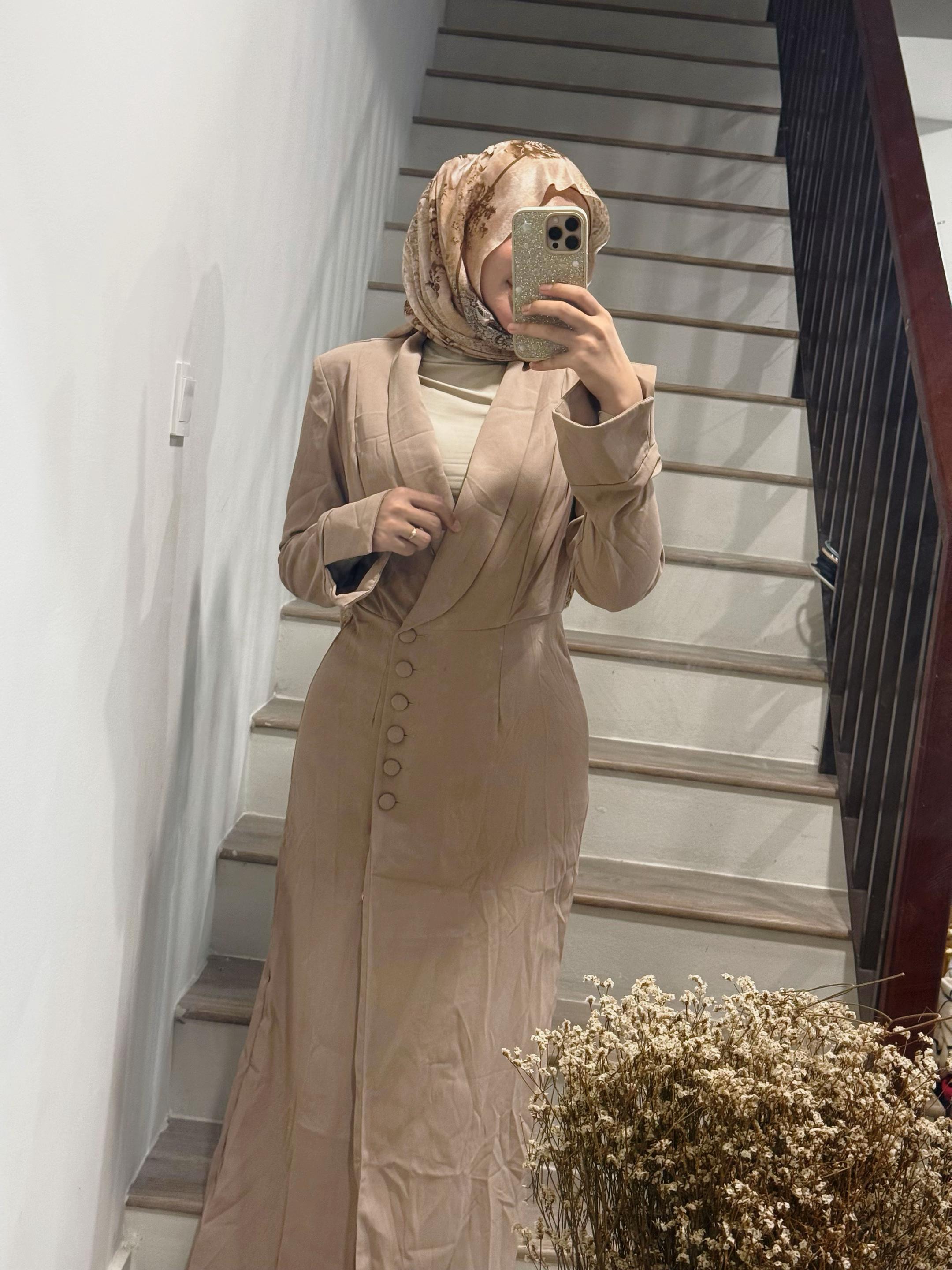 @alissazam