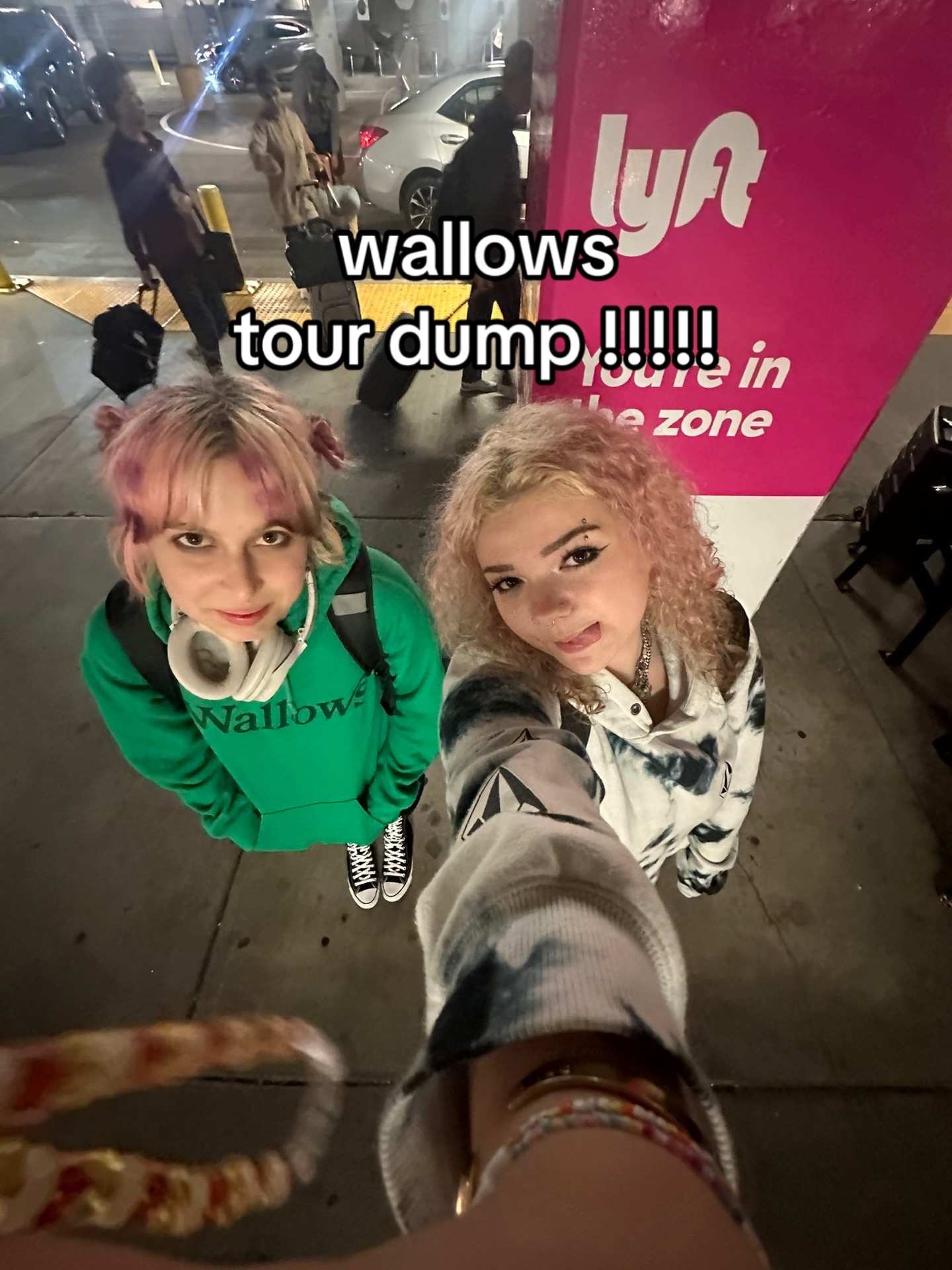 @b 🦷