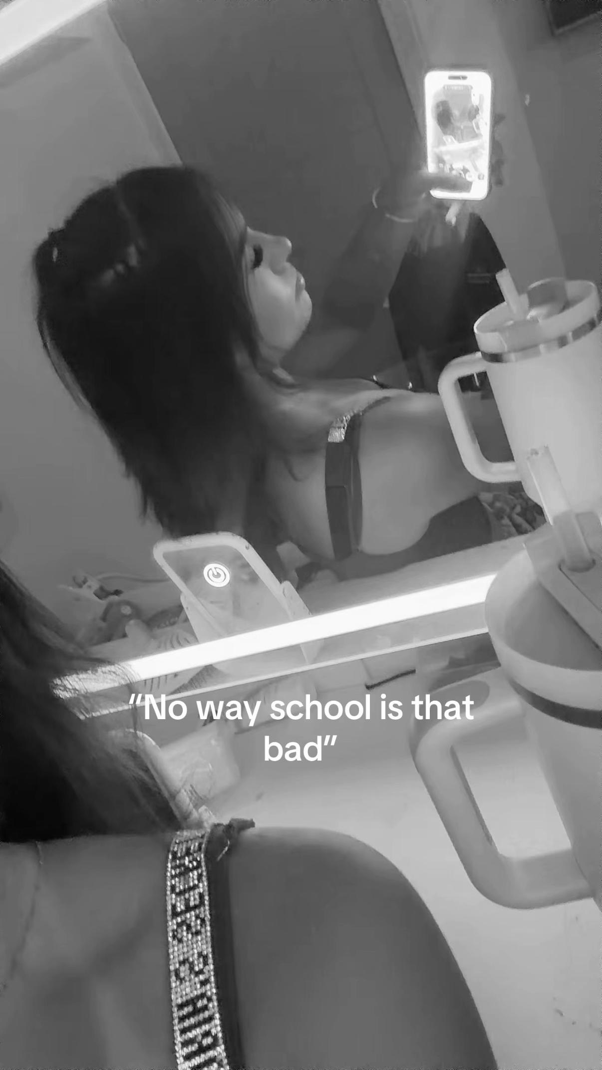 @ℒ𝒾𝓁𝓎-𝓂𝒶𝒾 ♡