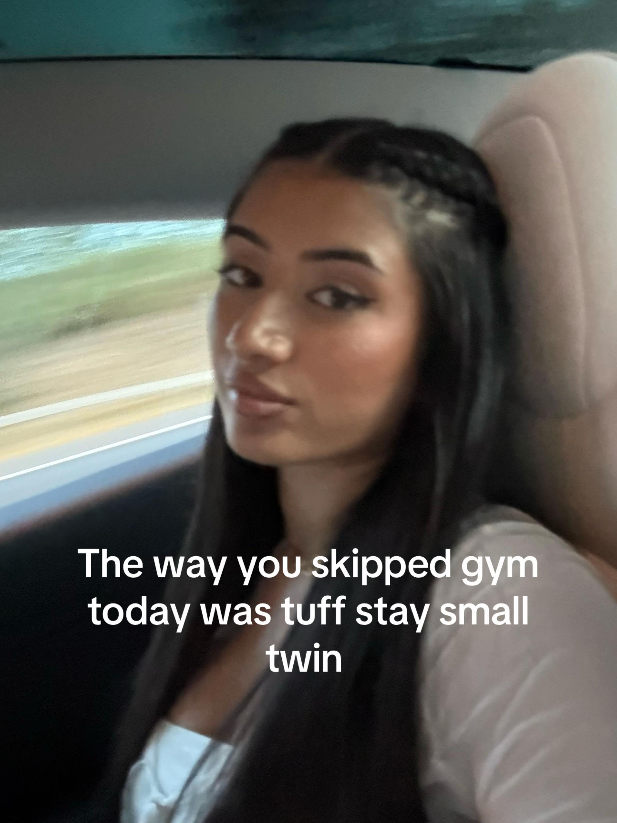 @Simran 💕