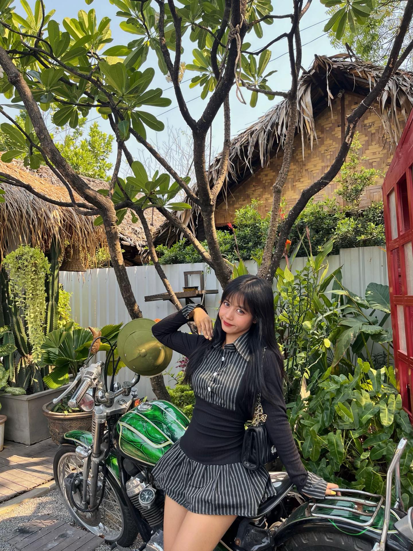 @Hnine