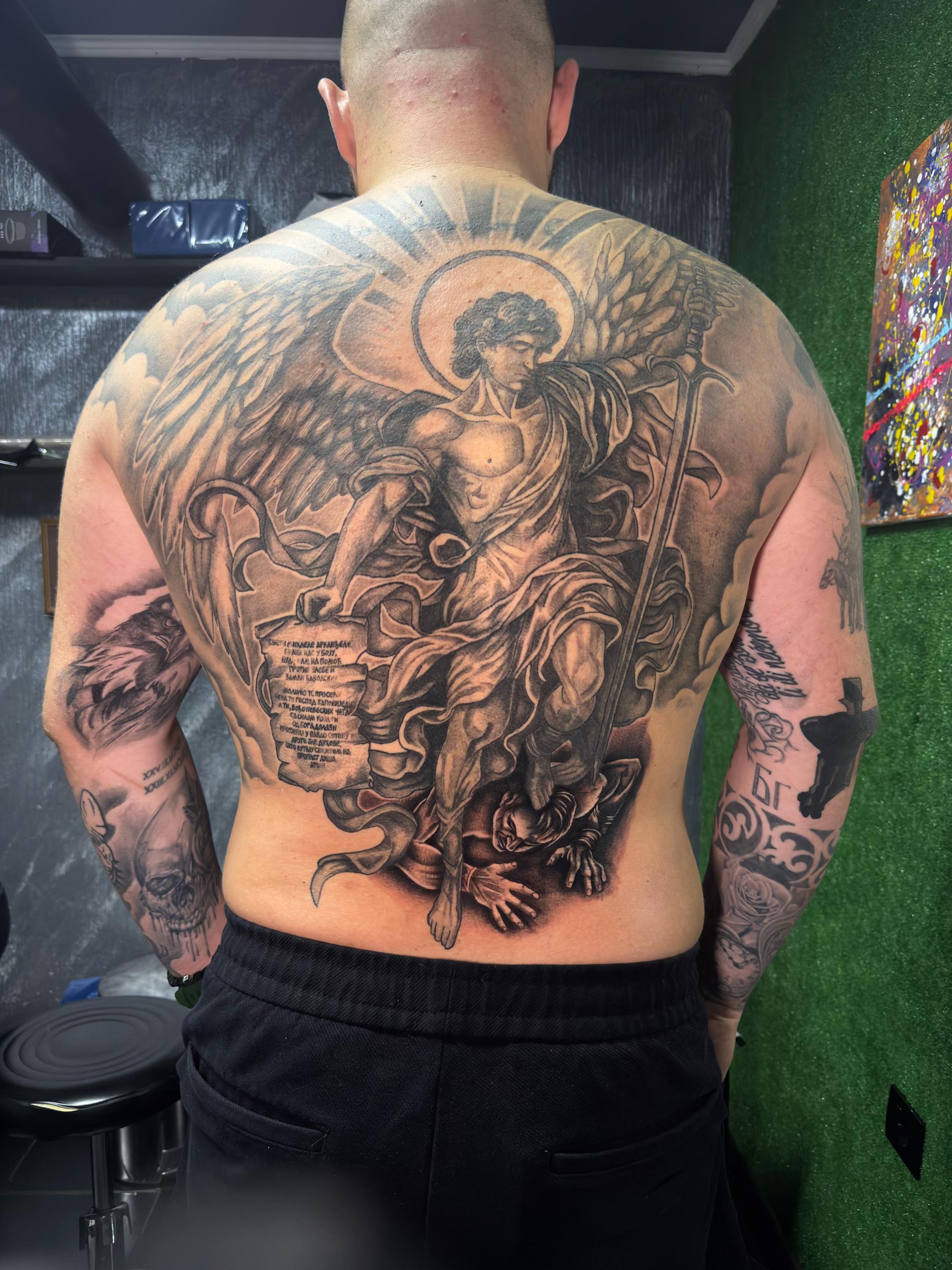 @* FIKULA • Tattoo Artist