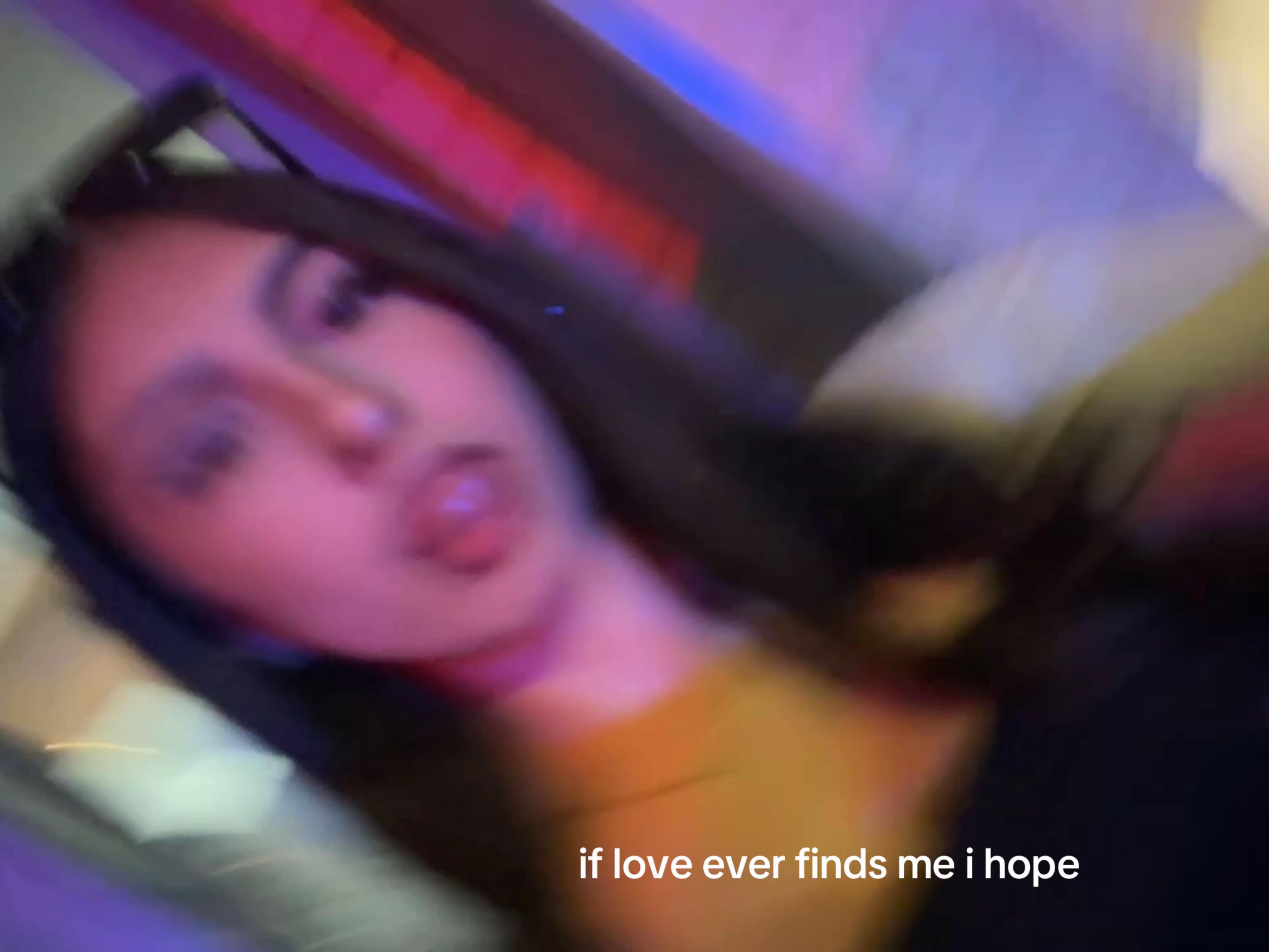 @𝐑