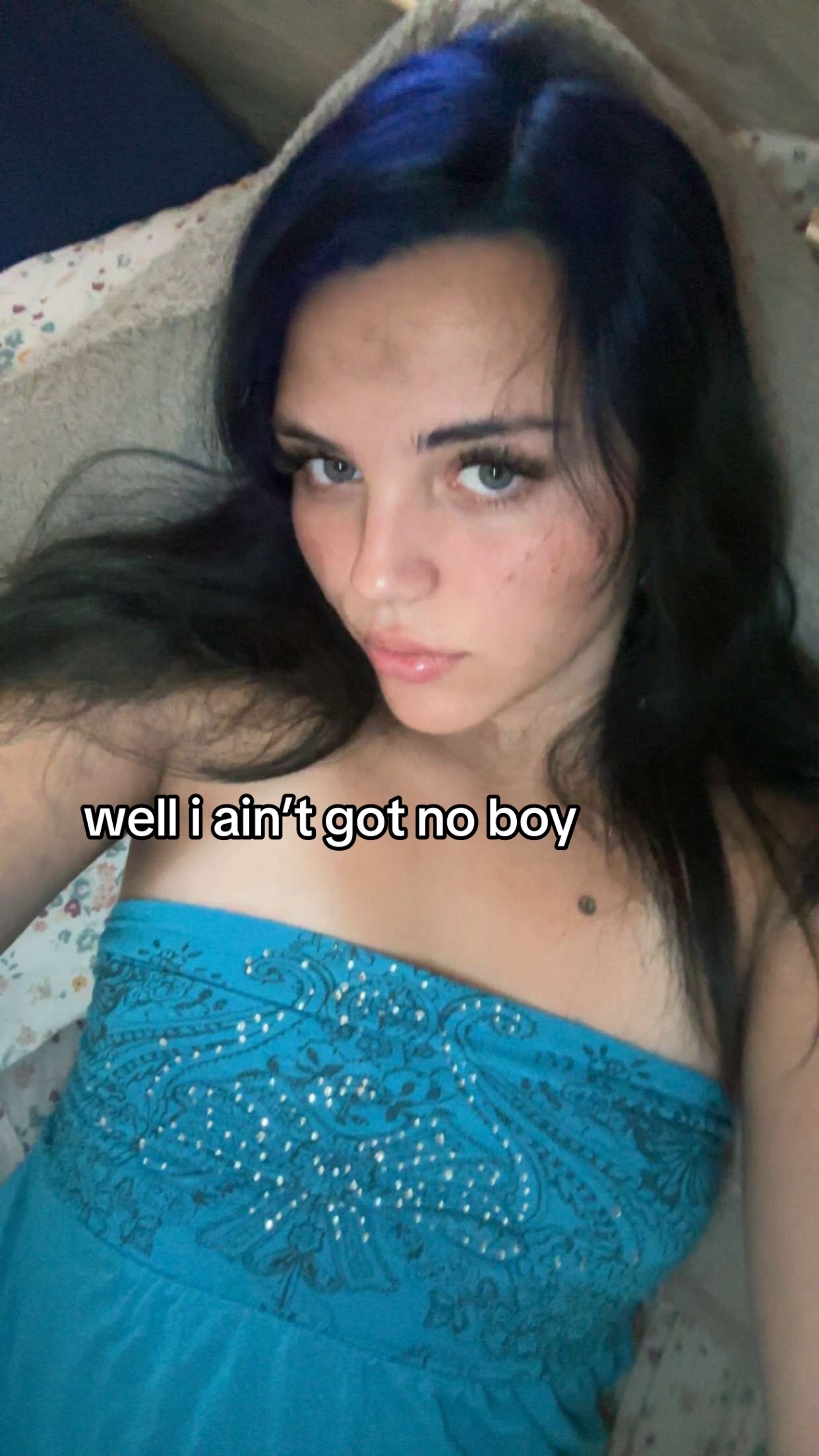 @:З