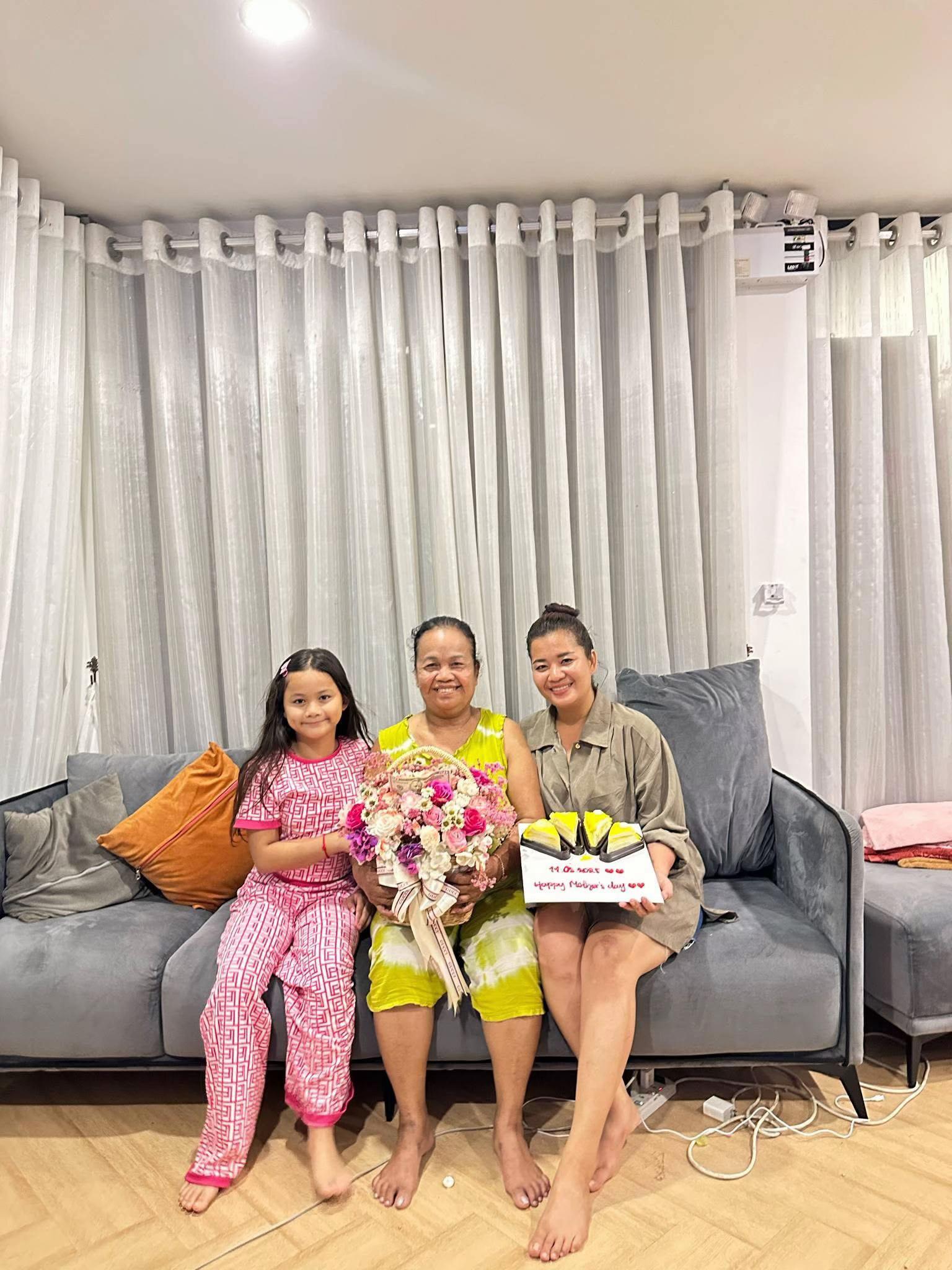 @ម៉ាក់ សាន់មុី❤️😘