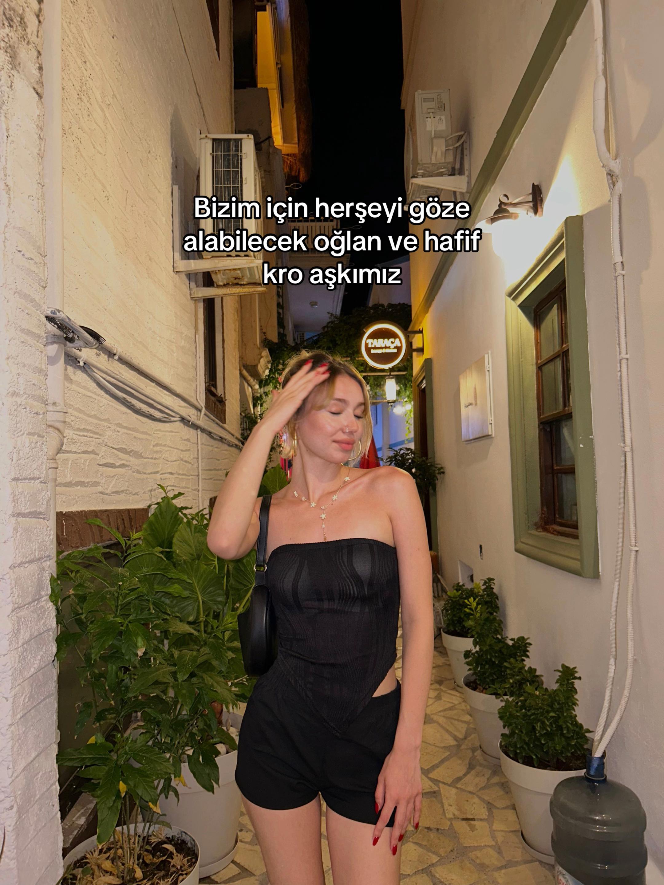 @𝒚