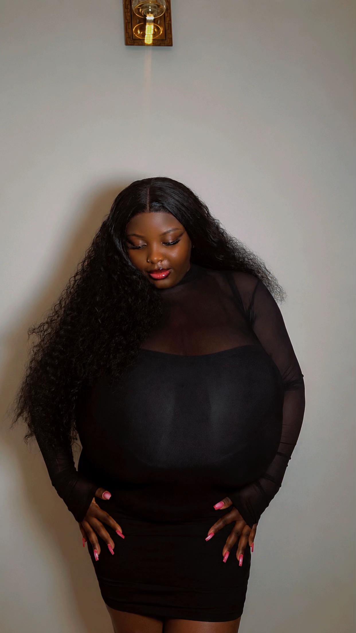@Official_busty_Vivian ♉️