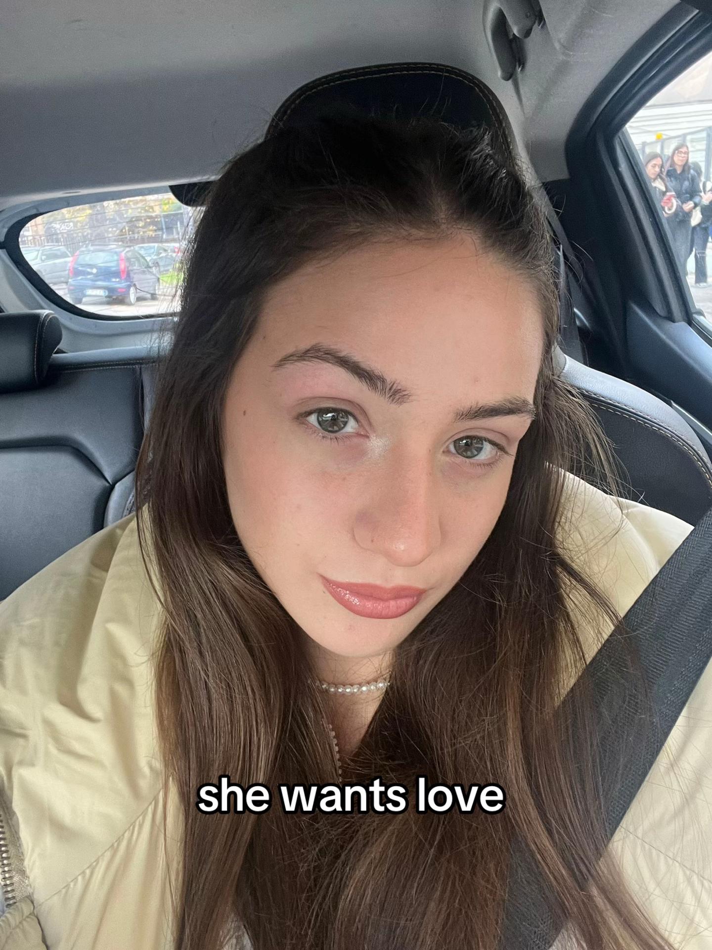 @Laura Sabia🫦