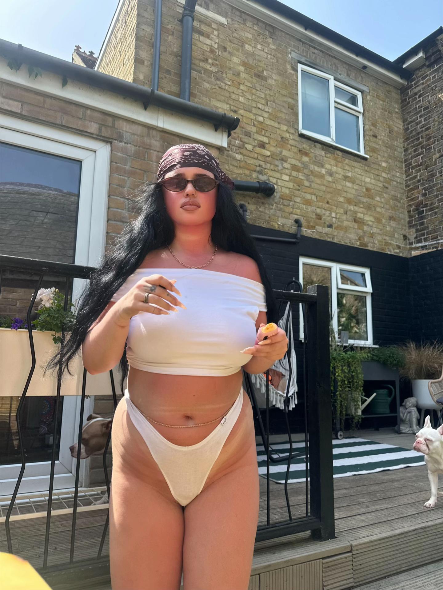 @alxndrajxdee