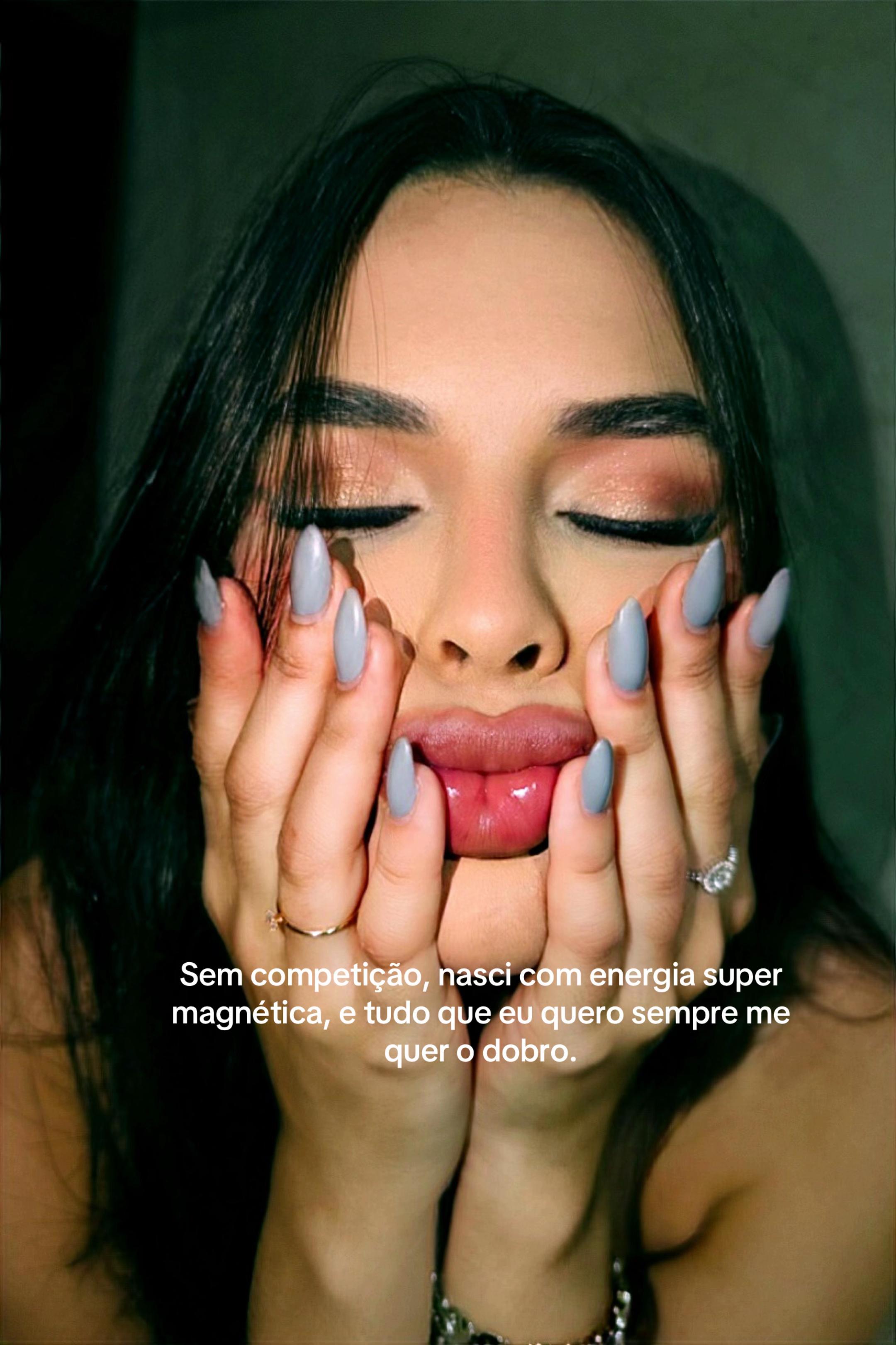 @naelypereira