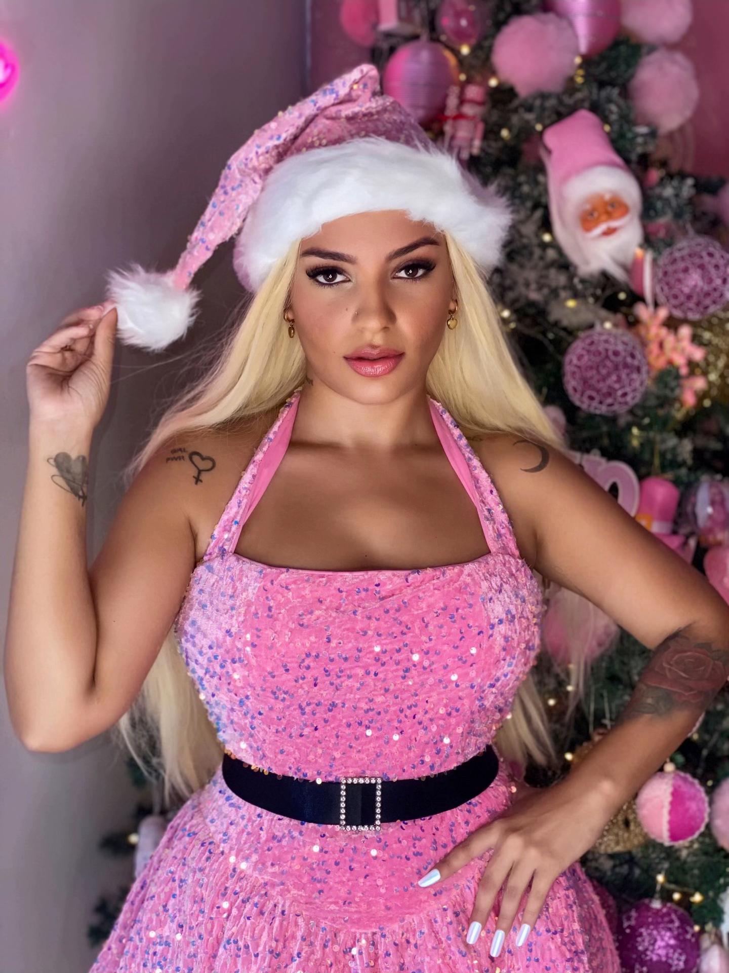 @🎀𝓑𝐚𝐫𝐛𝐢𝐞 𝓜𝗼𝘇𝗲𝗿🎀
