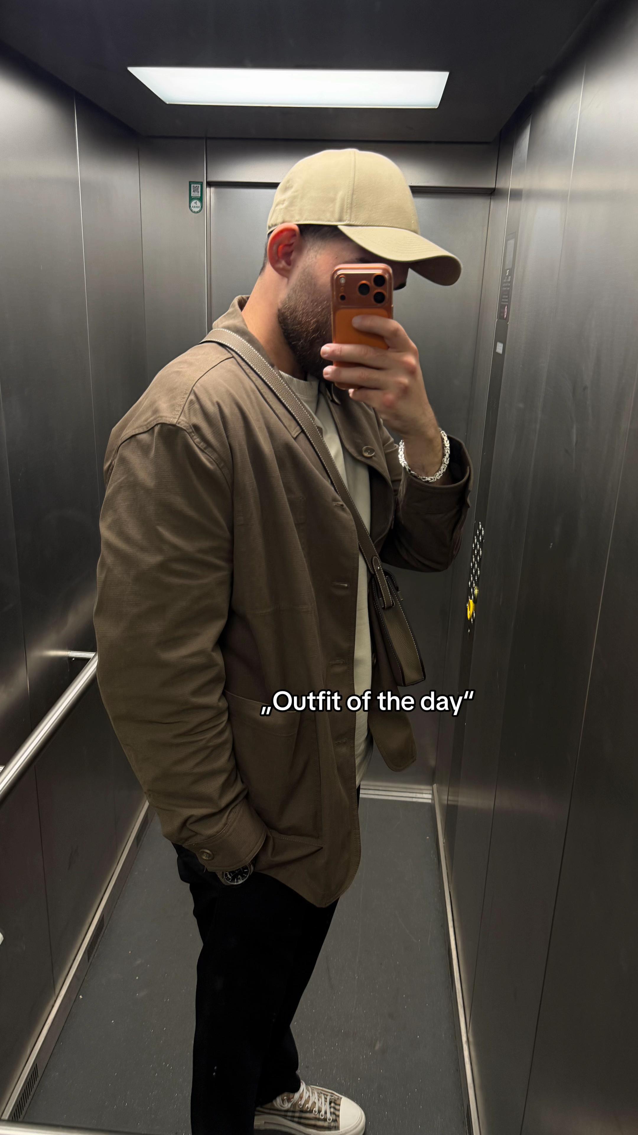 @OutfitsWithCan