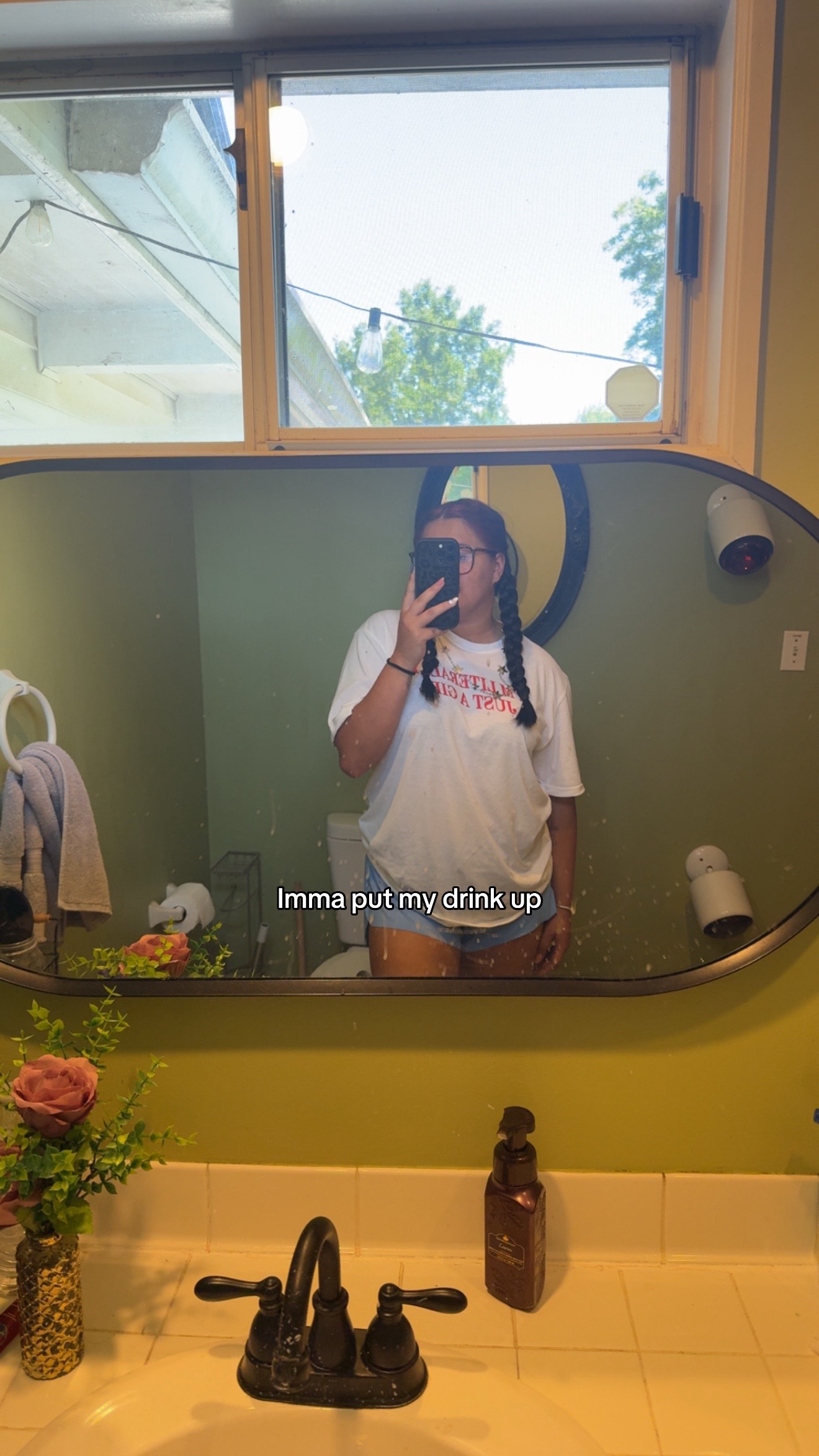 @Ana Elise