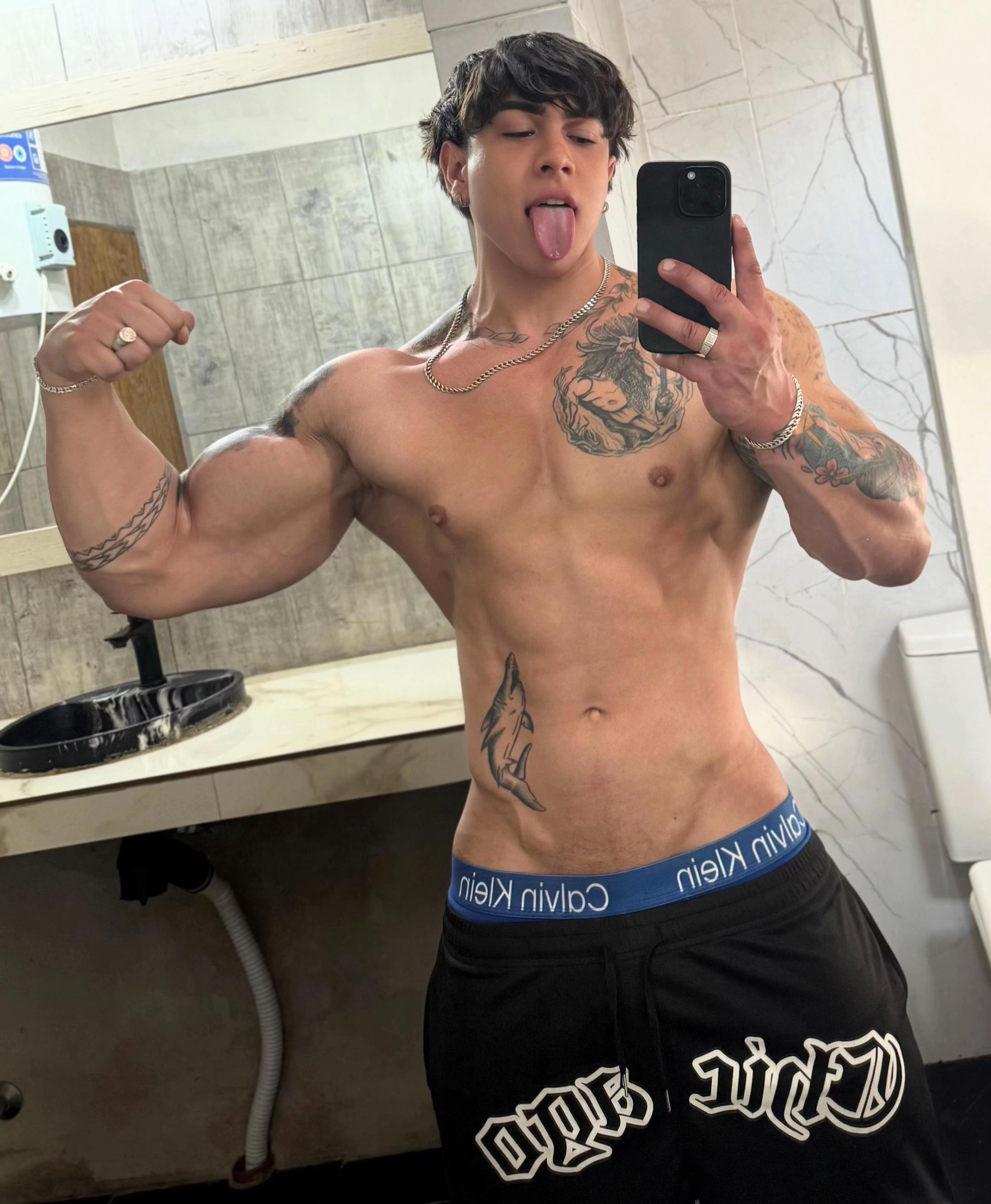 @Nicol&aacute;s