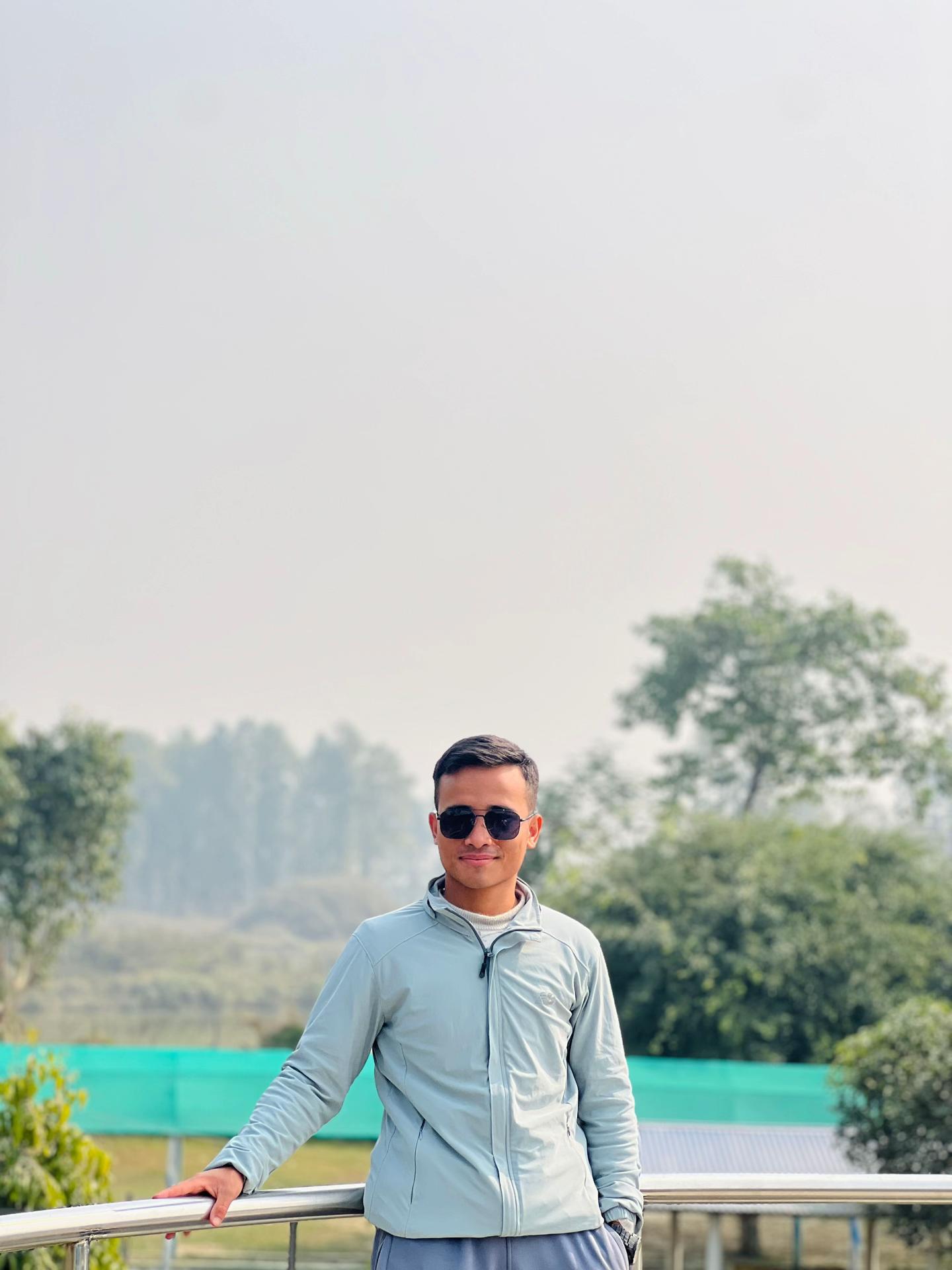 @रितेश तामाङ